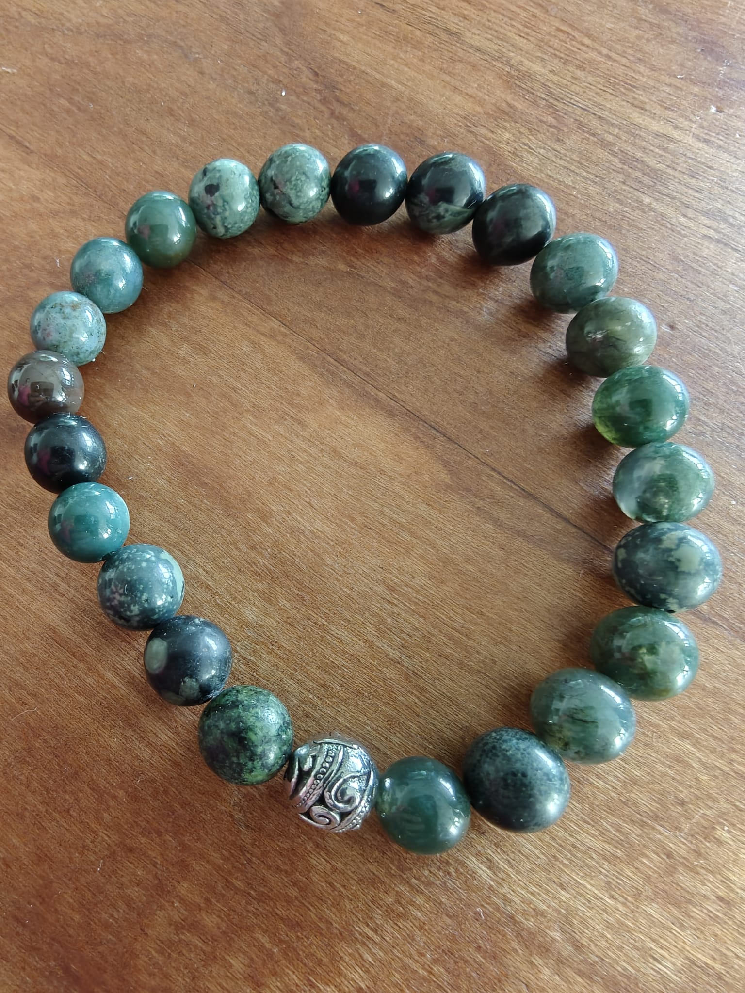 Grünes Edelsteinarmband