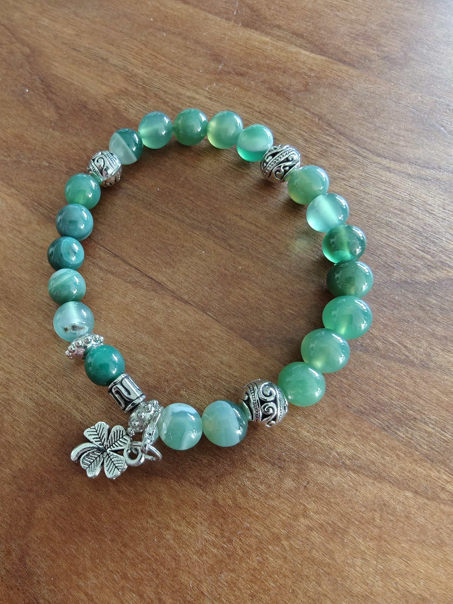 Grünes Edelsteinarmband