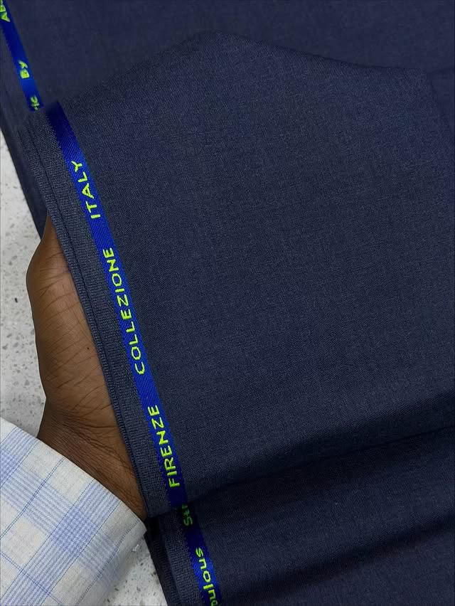 Tissu italien bleu marine