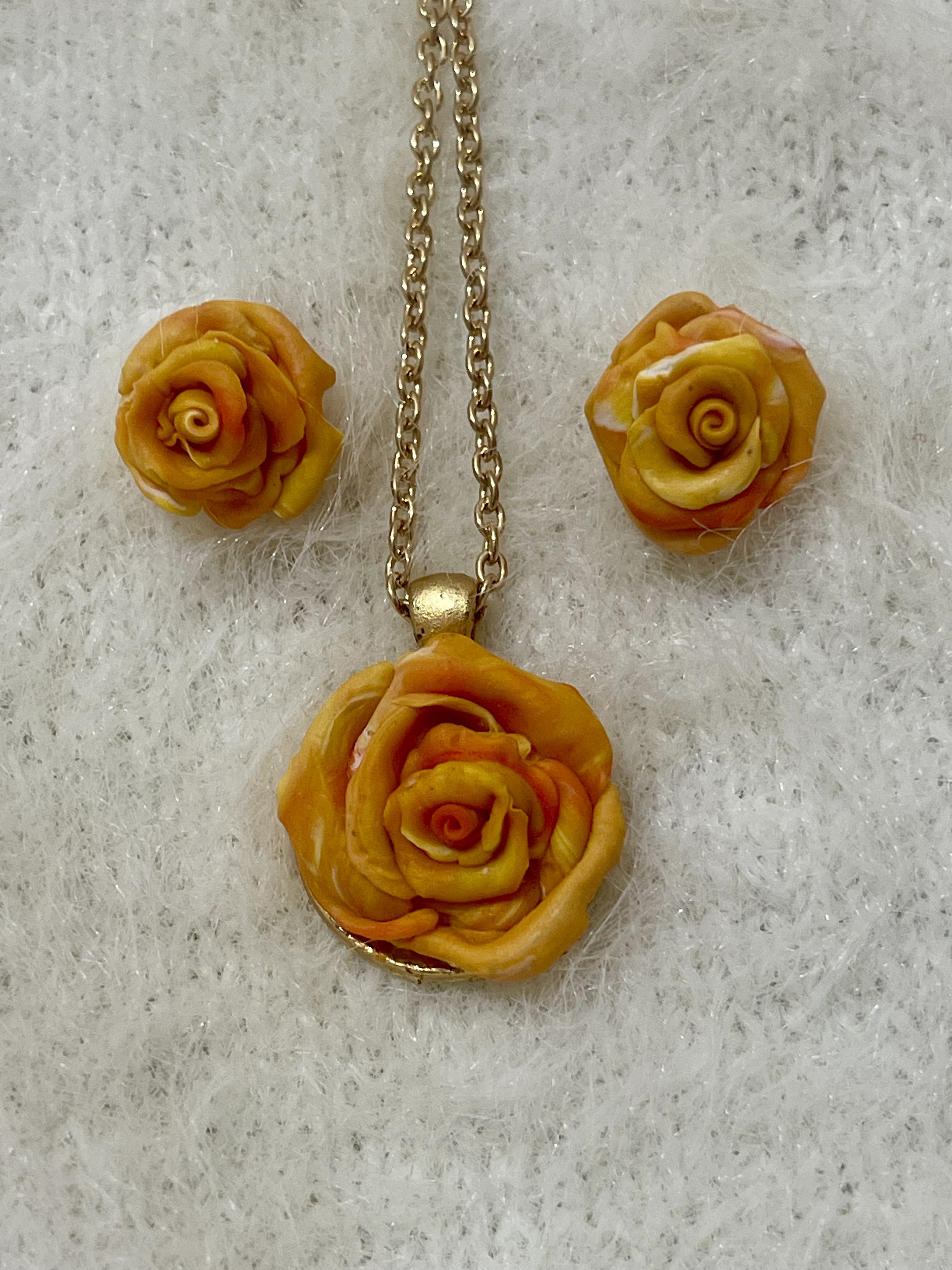 Patels of Clay Pendant  Set 