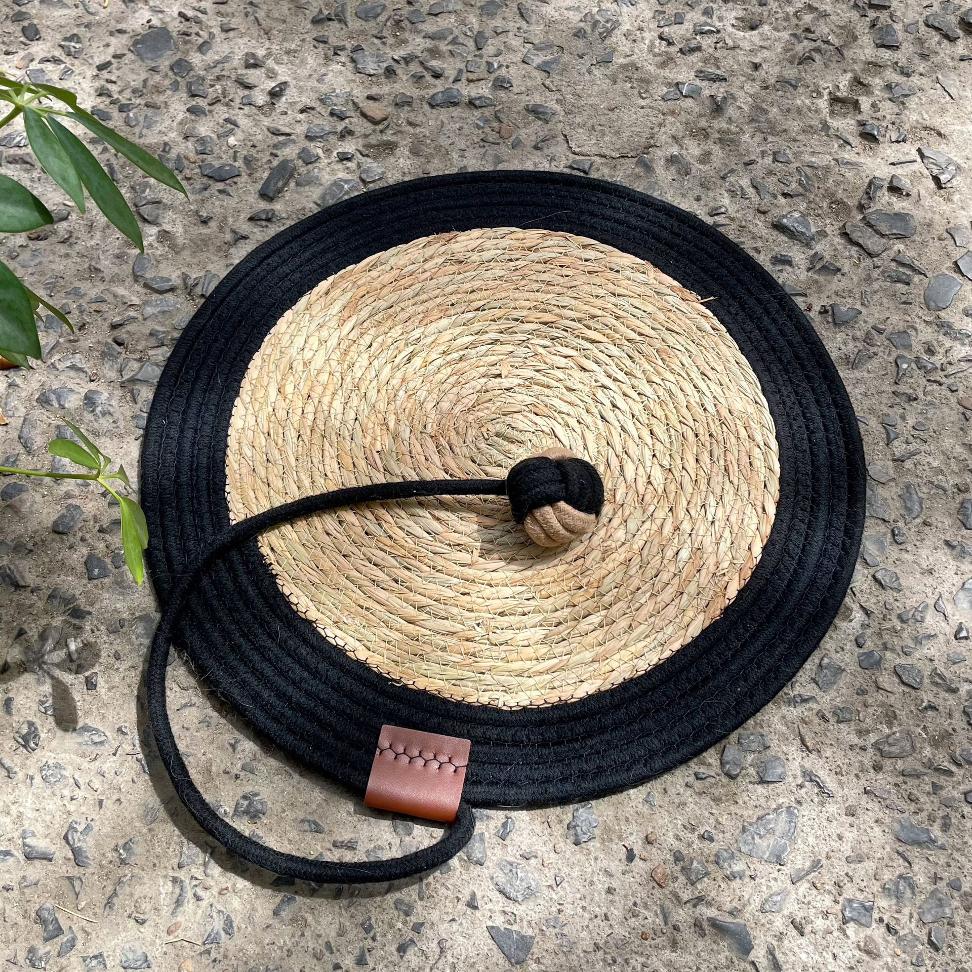 Durable Bulrush & Rattan Woven Cat Mat