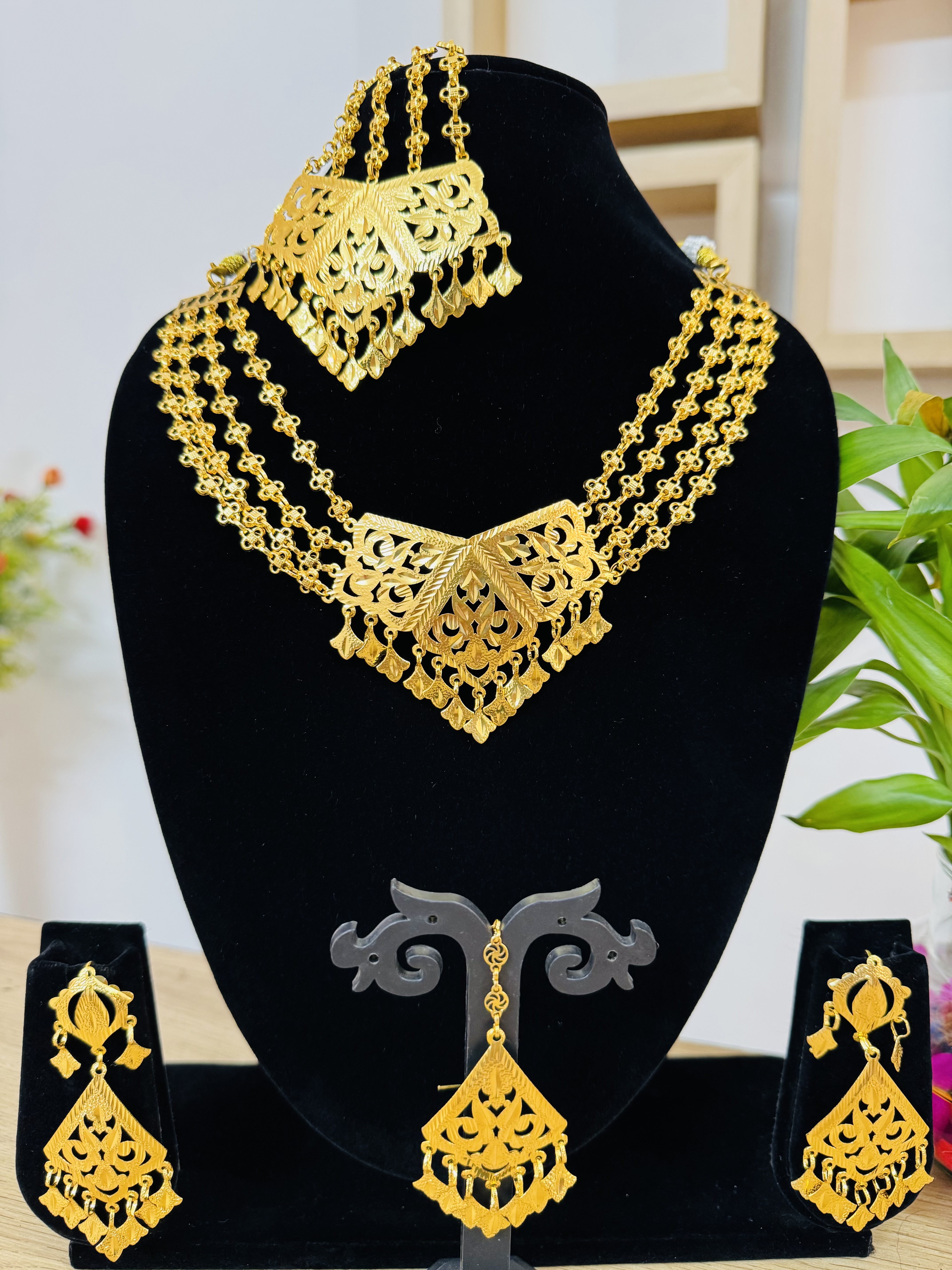 Gold Look Necklace Set