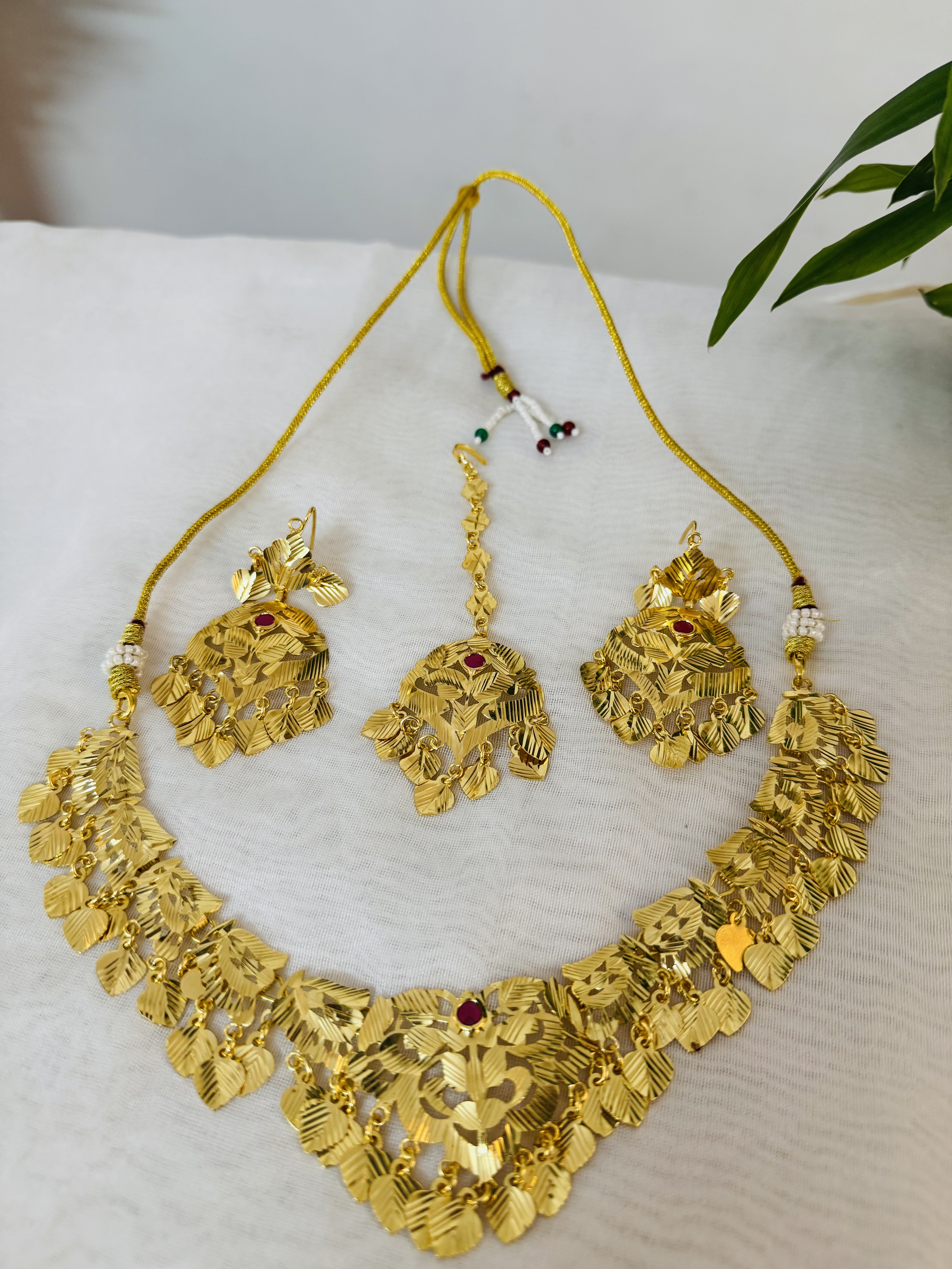 Traditional Gold Look Necklace Set