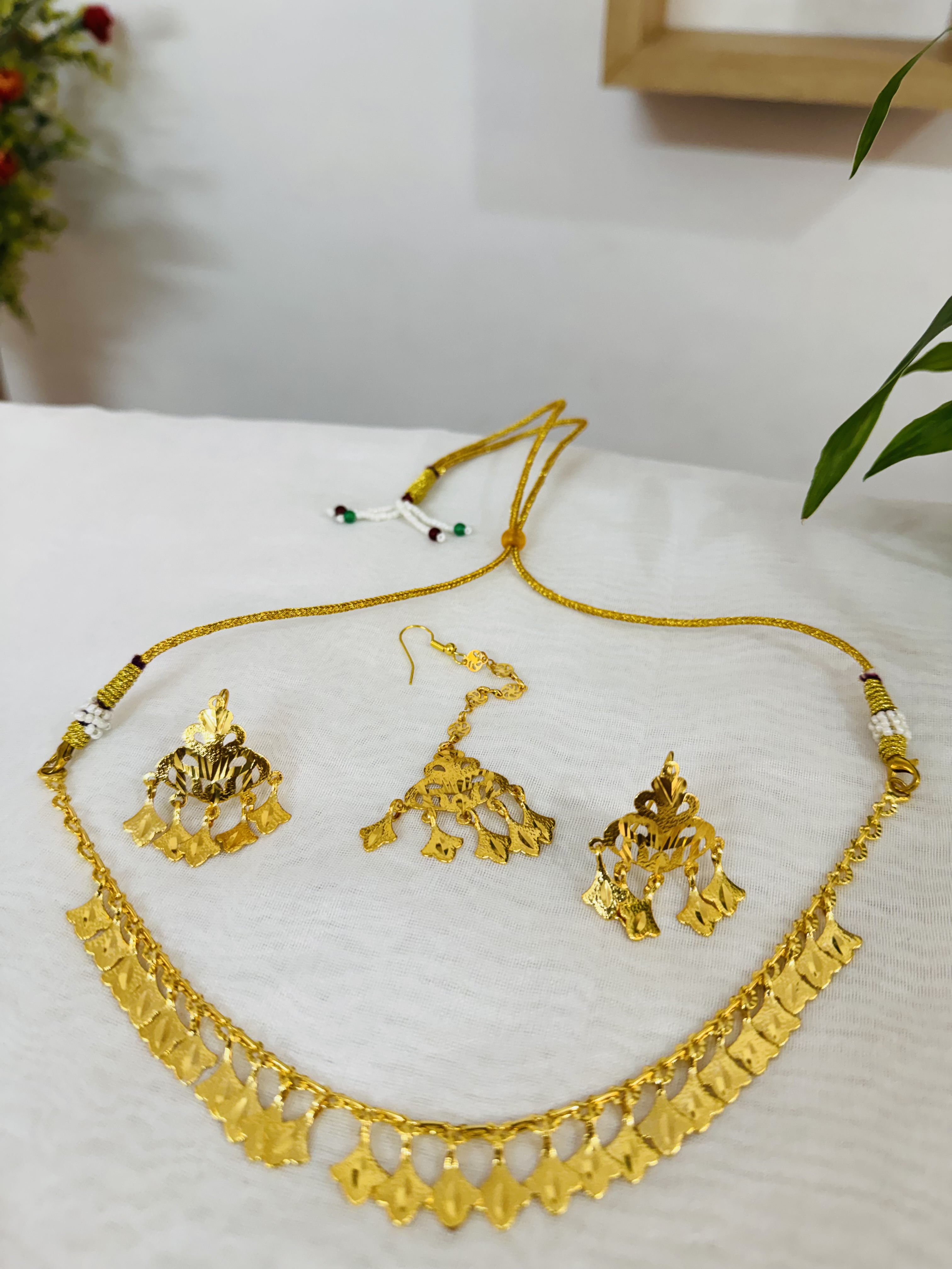 Traditional Gold Look Necklace Set 