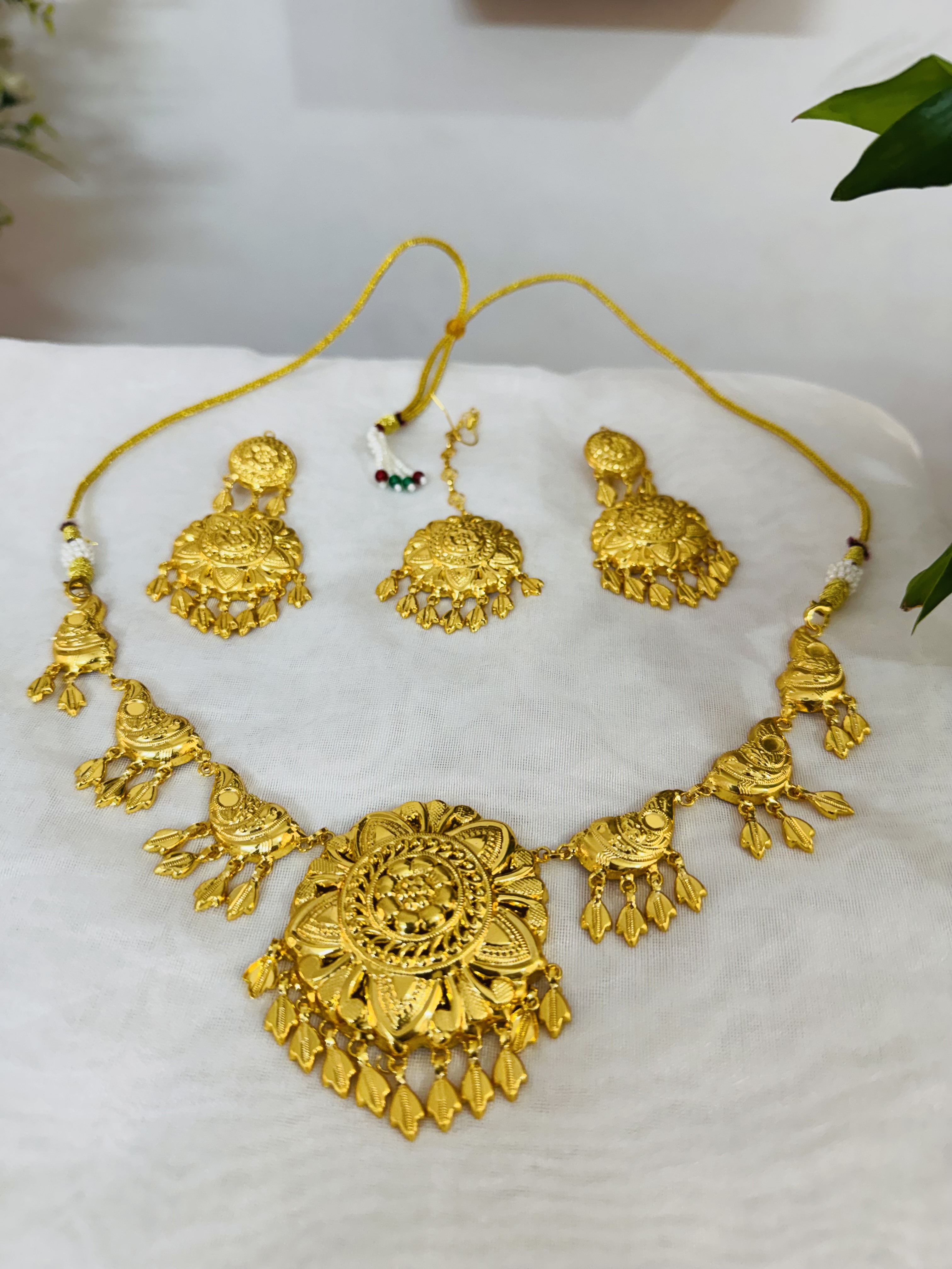 Traditional Look Necklace Set