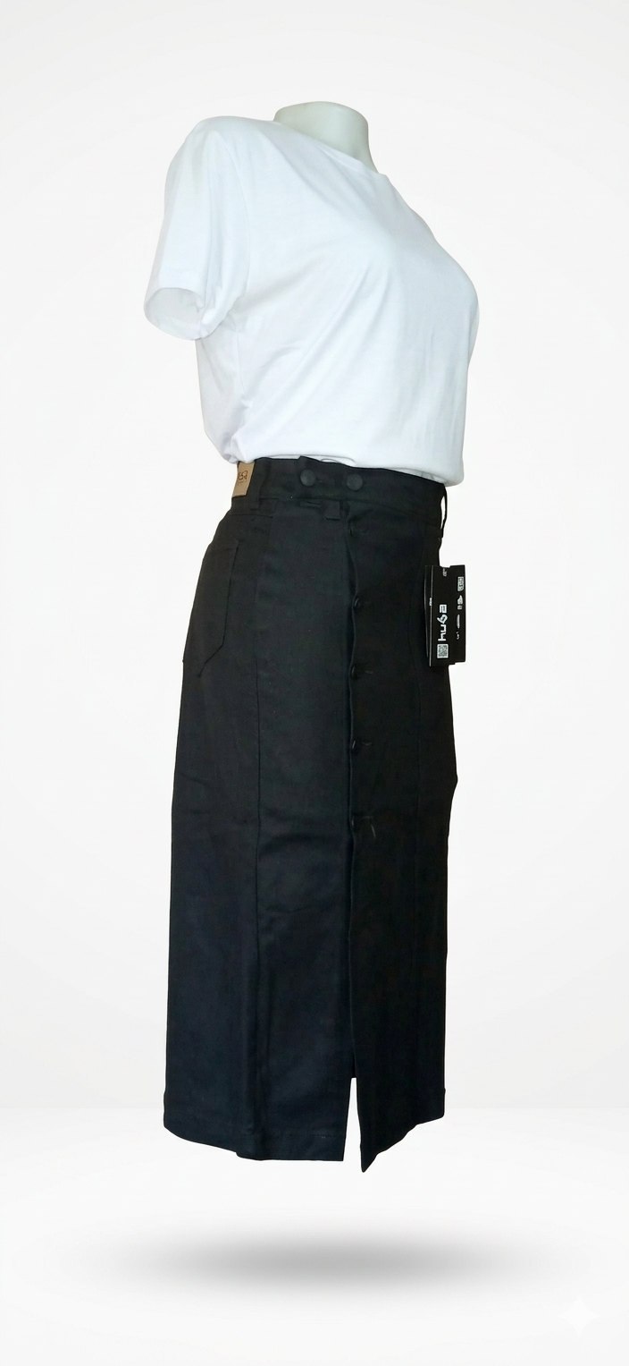 Falda larga tipo cargo en cuerina color negro