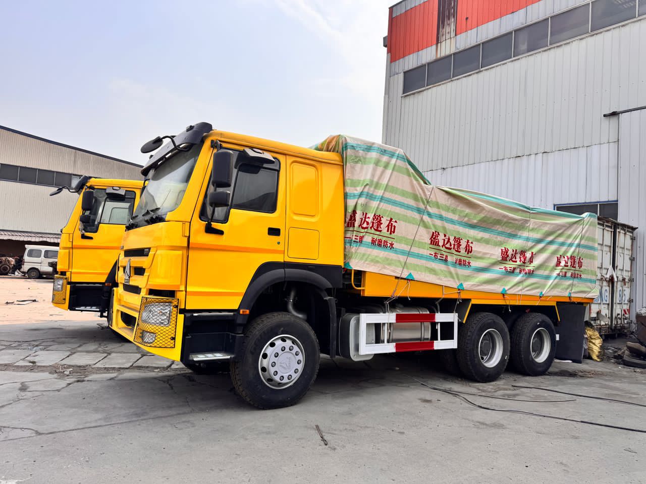 Heavy Duty Dump Truck