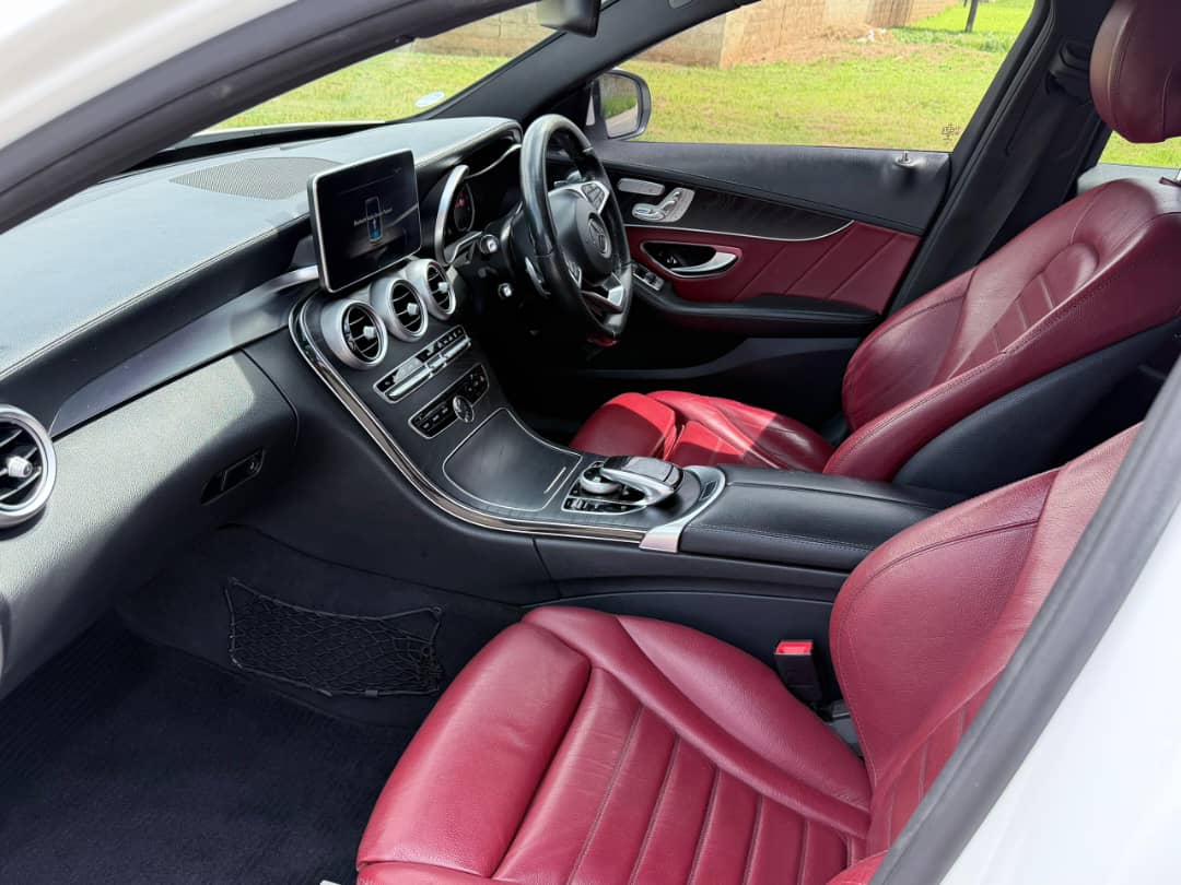 Mercedes-Benz C300 Sedan