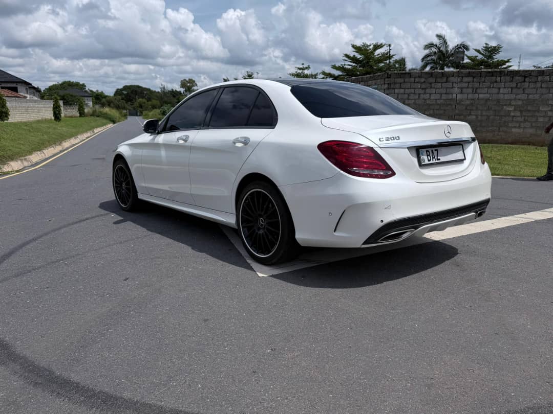 Mercedes-Benz C300 Sedan