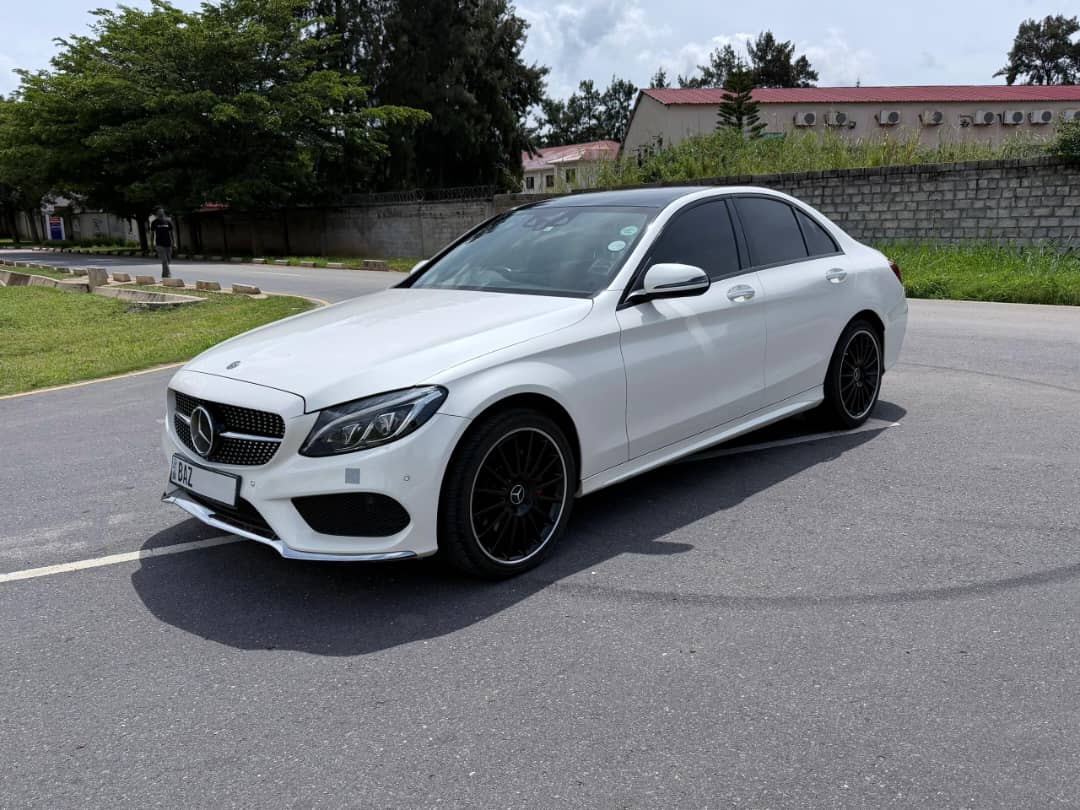Mercedes-Benz C300 Sedan