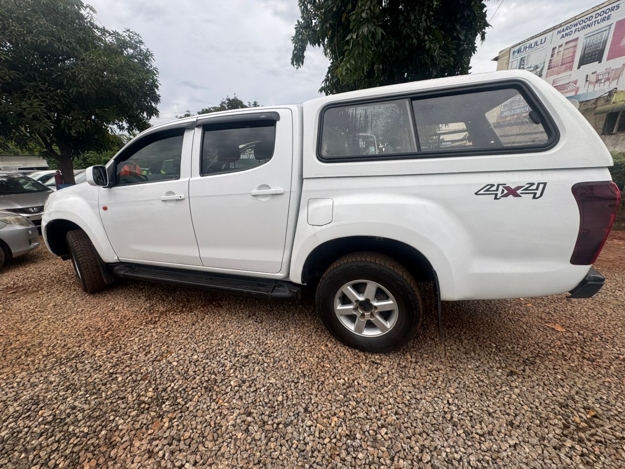 Isuzu D-Max (3rd Generation, known as the RT Series).