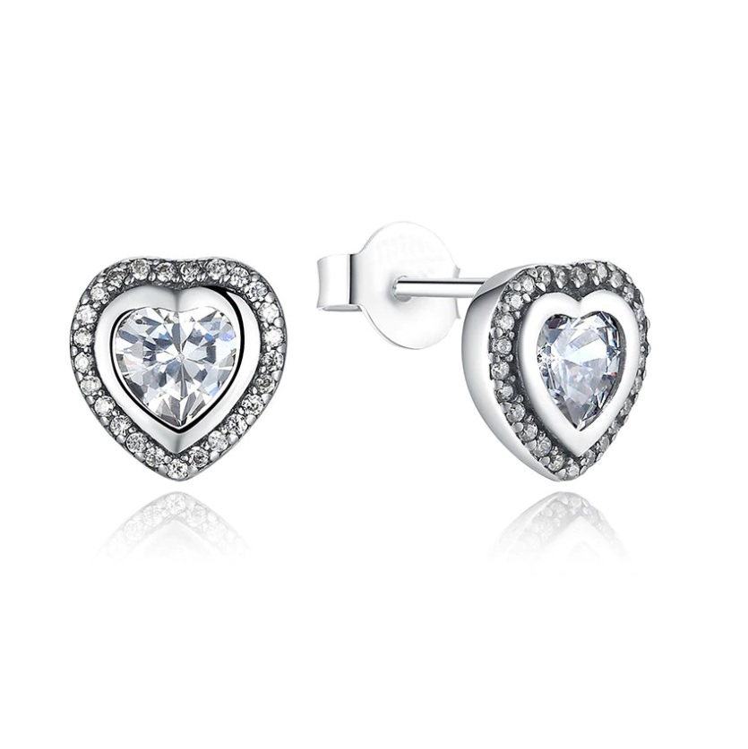 Aretes de corazón plateado con cristales