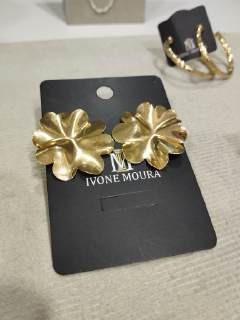 Brincos Flor Dourada