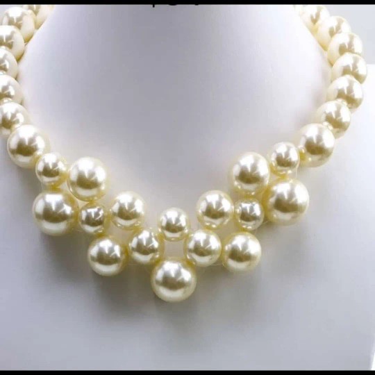 Colar de Pérolas Sintéticas