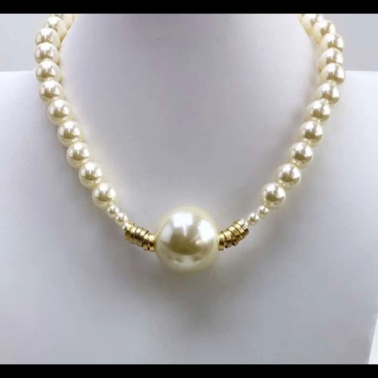 Colar de Pérolas Elegante