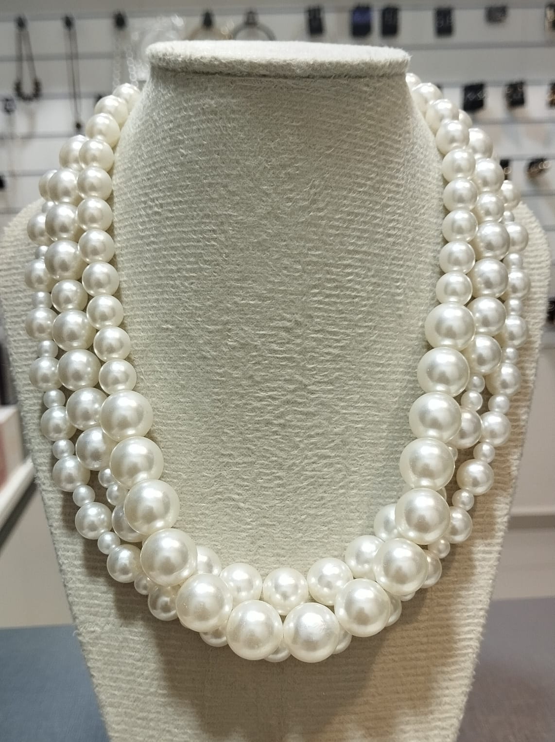 Colar de Pérolas Triplo