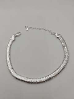 Mockup Corrente Dourada