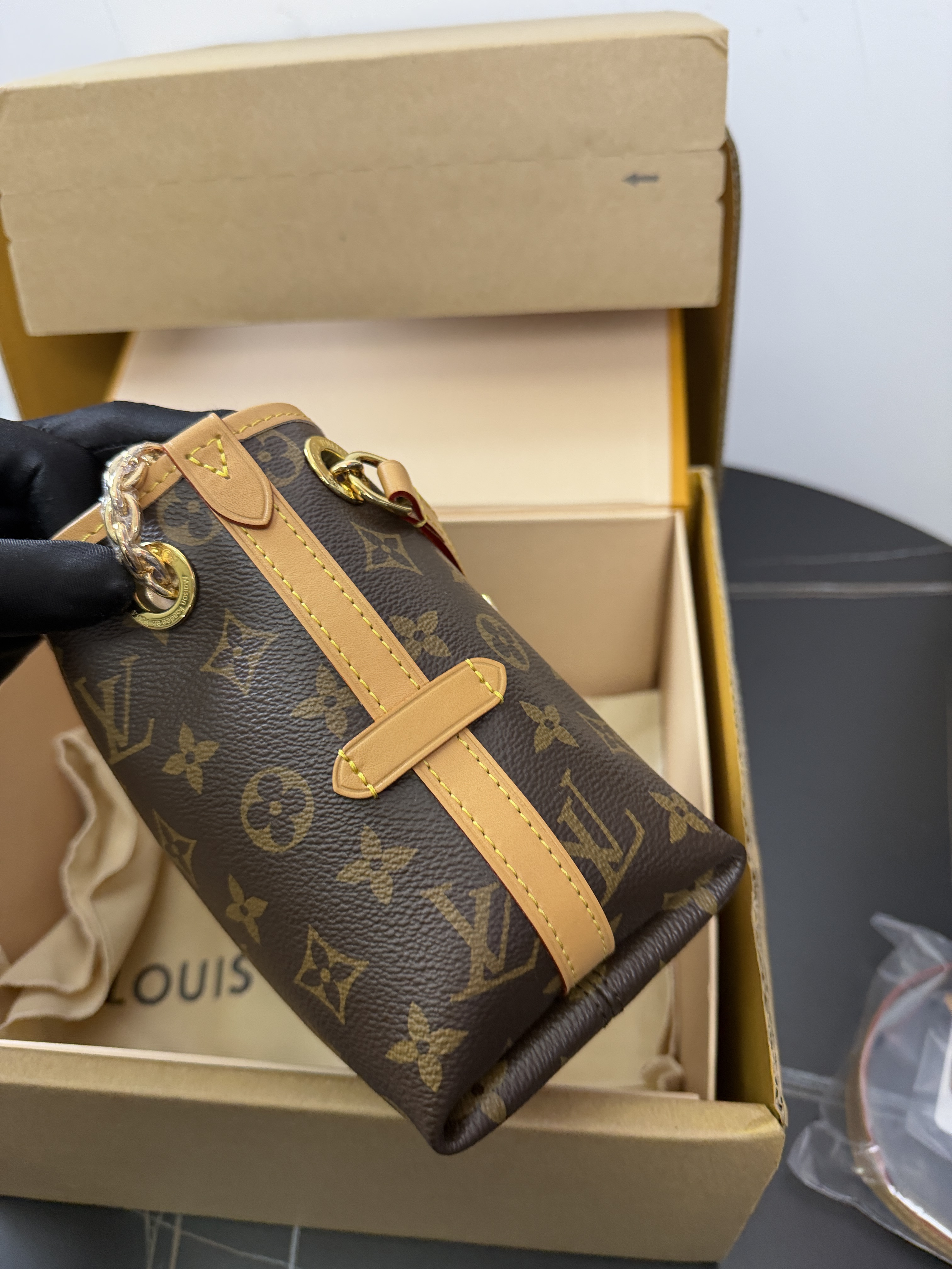 LV CarryAll BB Mini