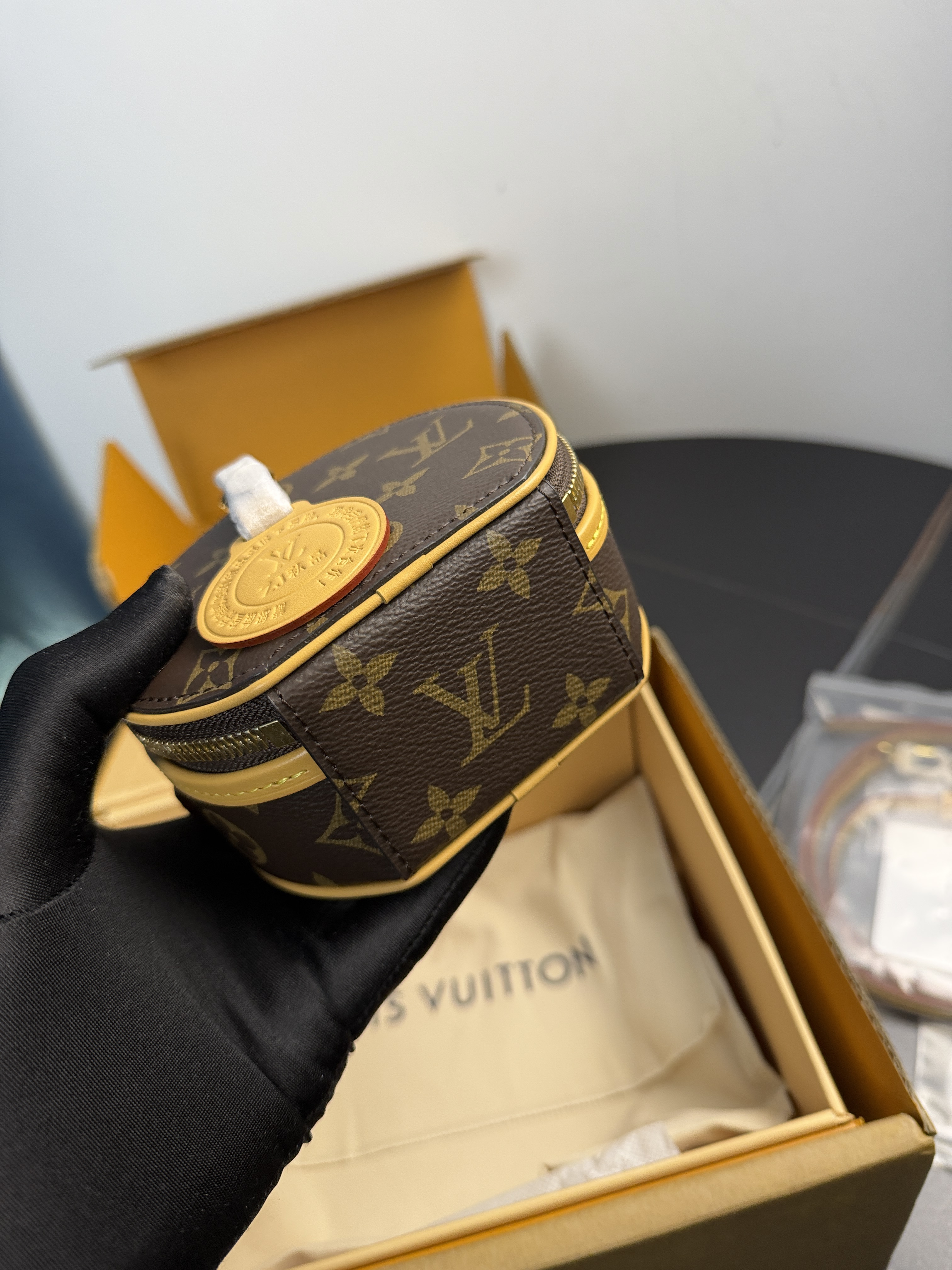LV Mini Boite Chapeau