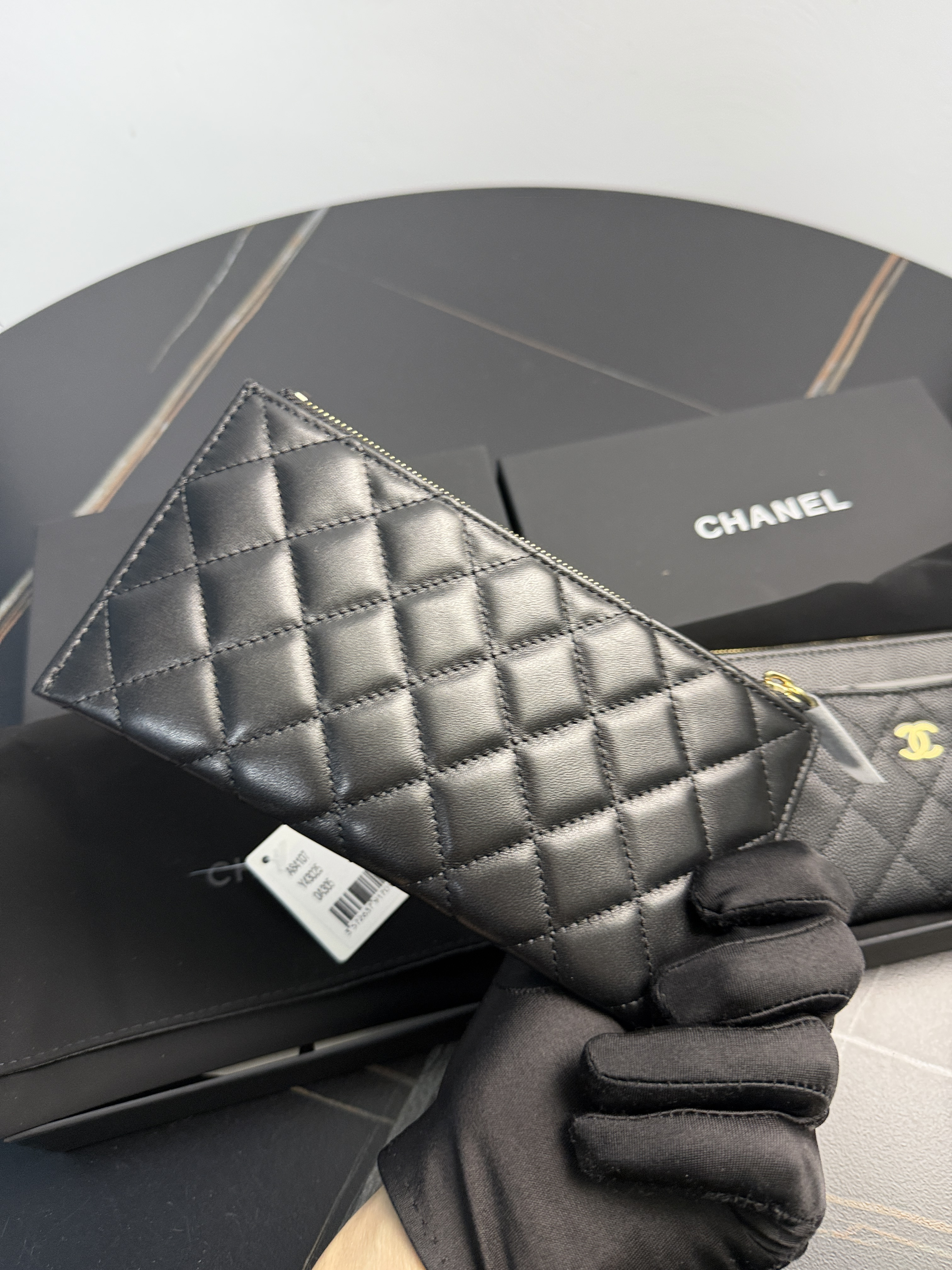 Chanel A81653 Classic Zipped Long Card Holder 