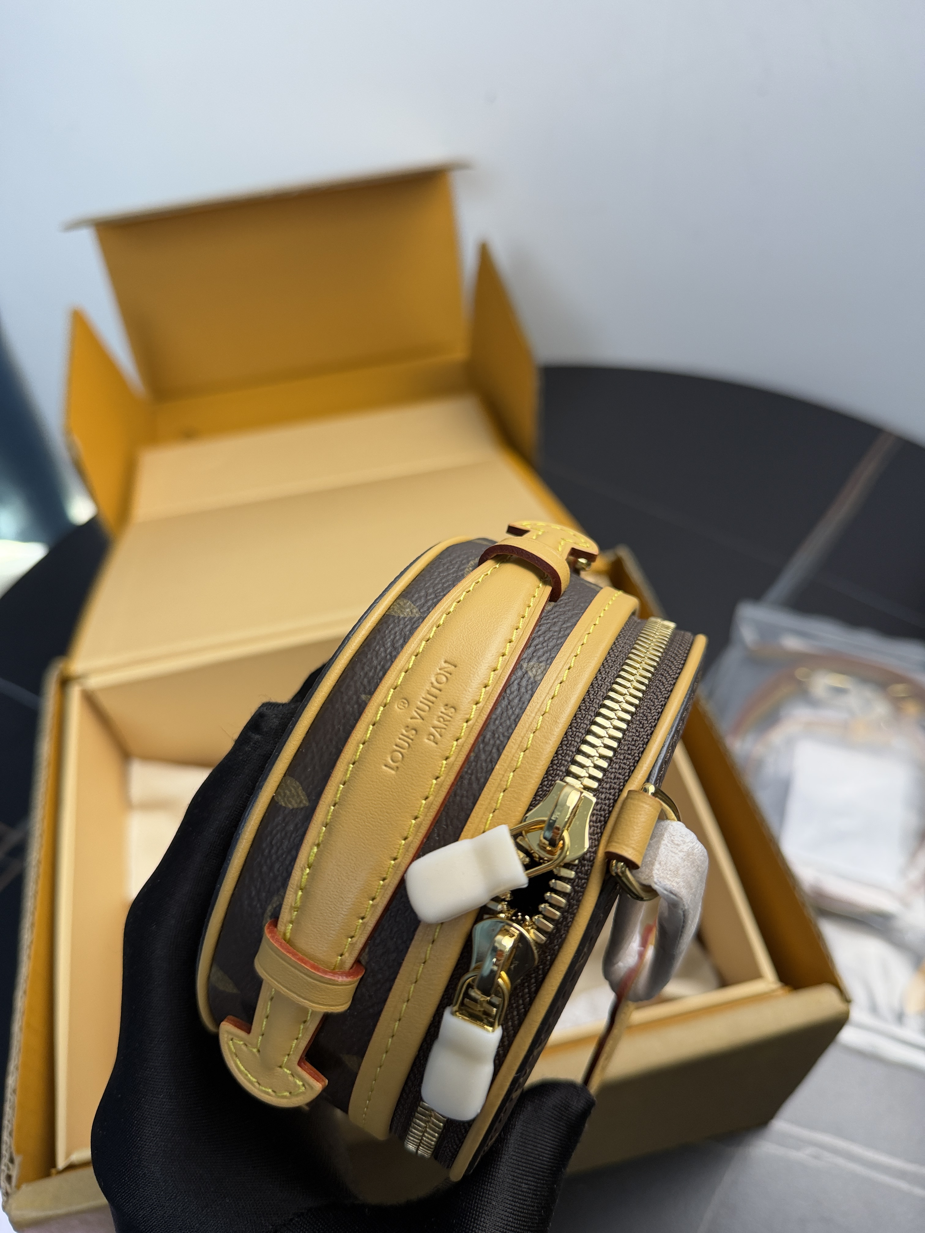 LV Mini Boite Chapeau