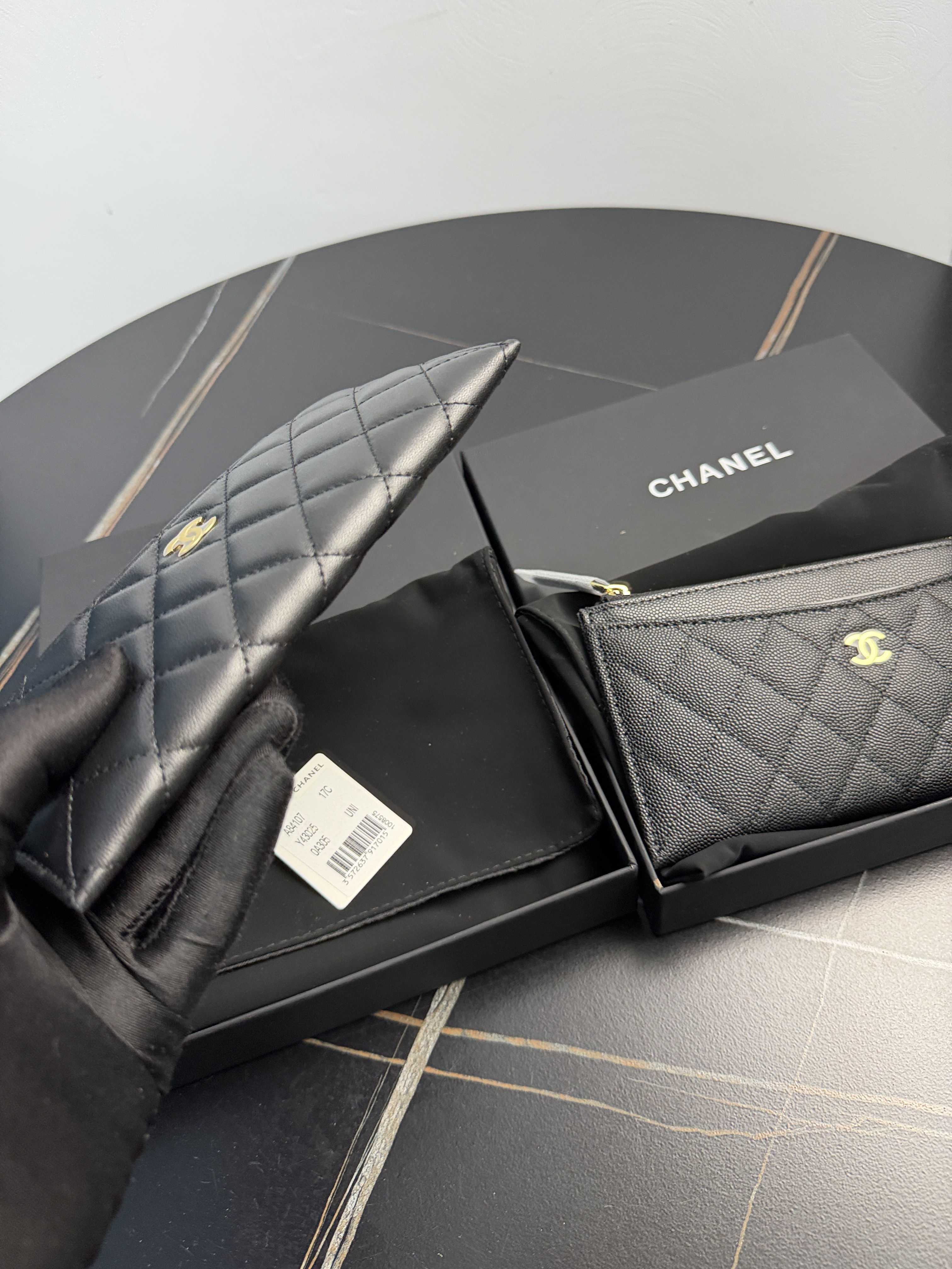 Chanel A81653 Classic Zipped Long Card Holder 