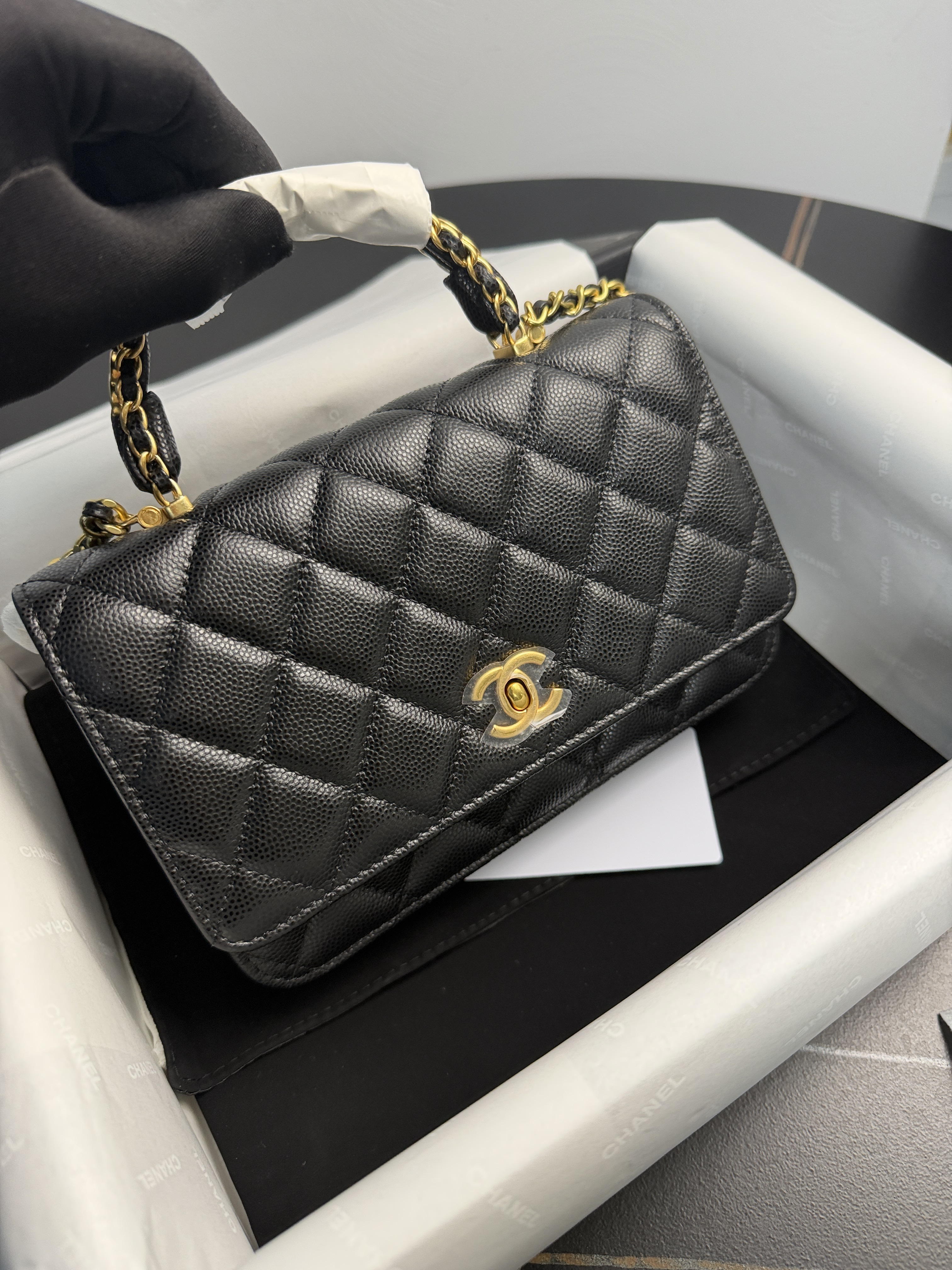 Channel Classic Wallet On Chain (WOC) - Black