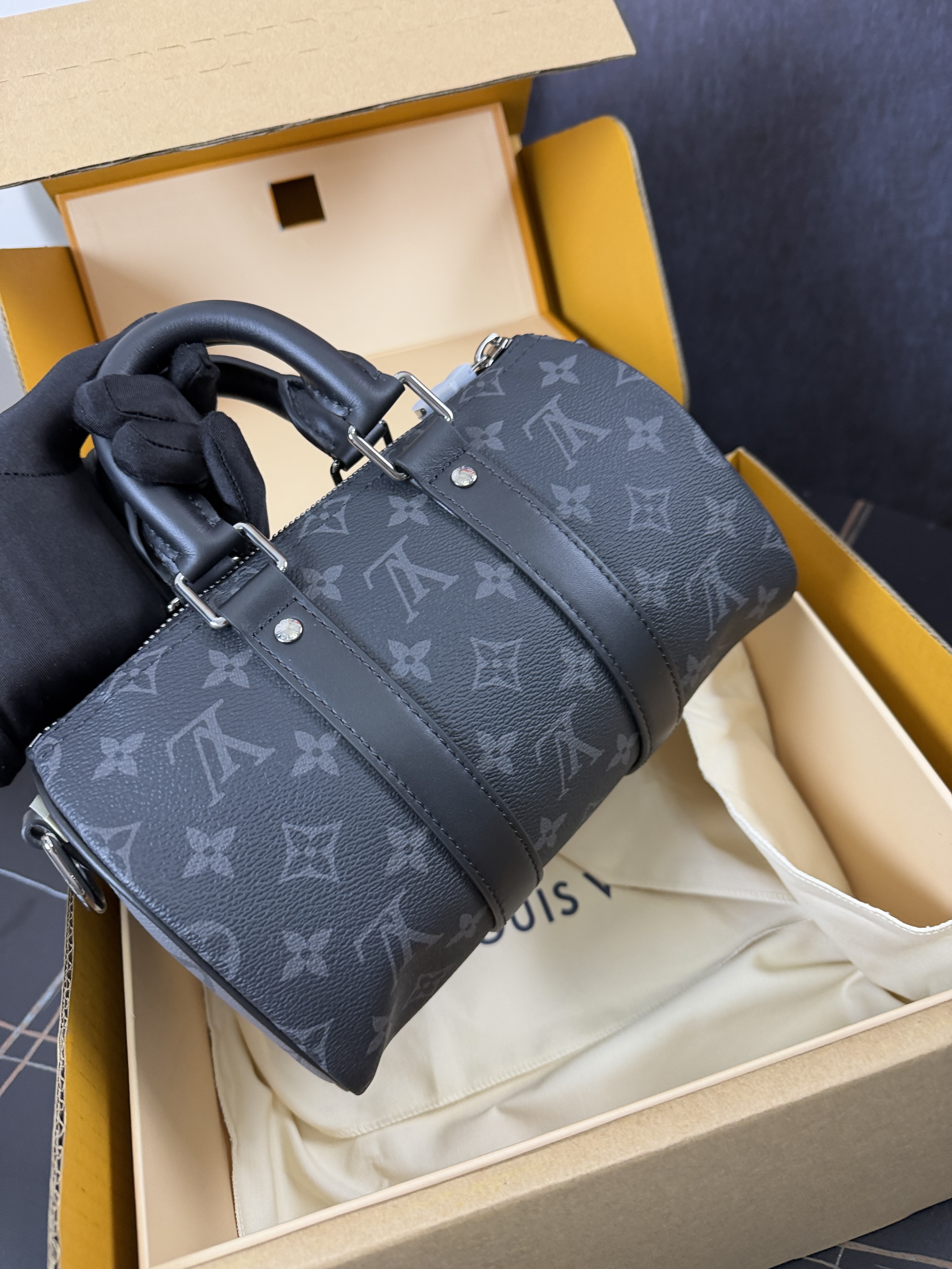 LV Keepall 25