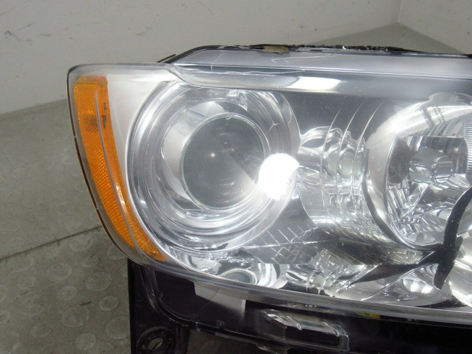 11-13 Jeep Grand Cherokee Right RH Passenger Xenon HID Headlight Head Lamp 6673