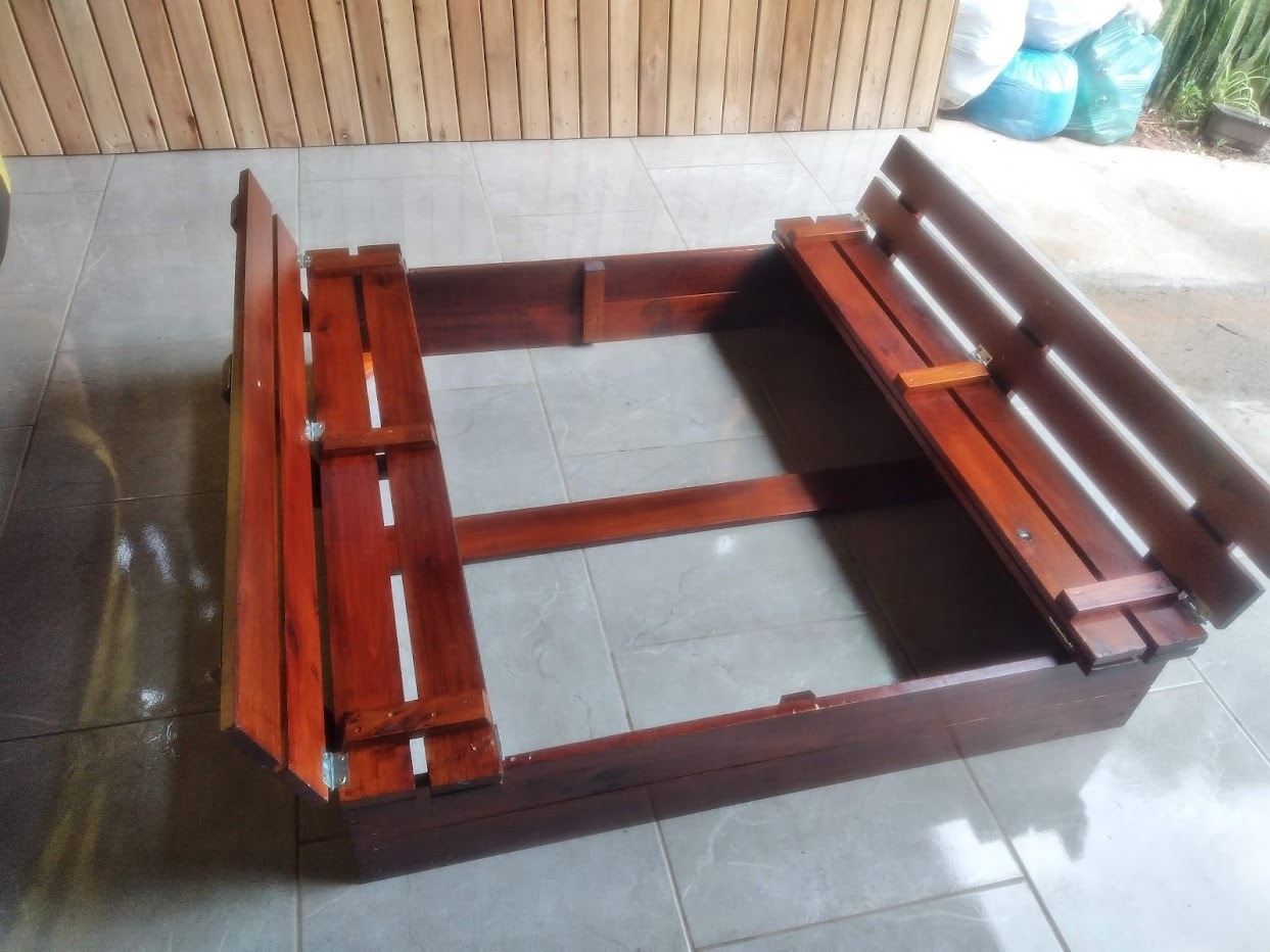 Caixa de Areia de Madeira Pinus Tratado Resistente ao Tempo