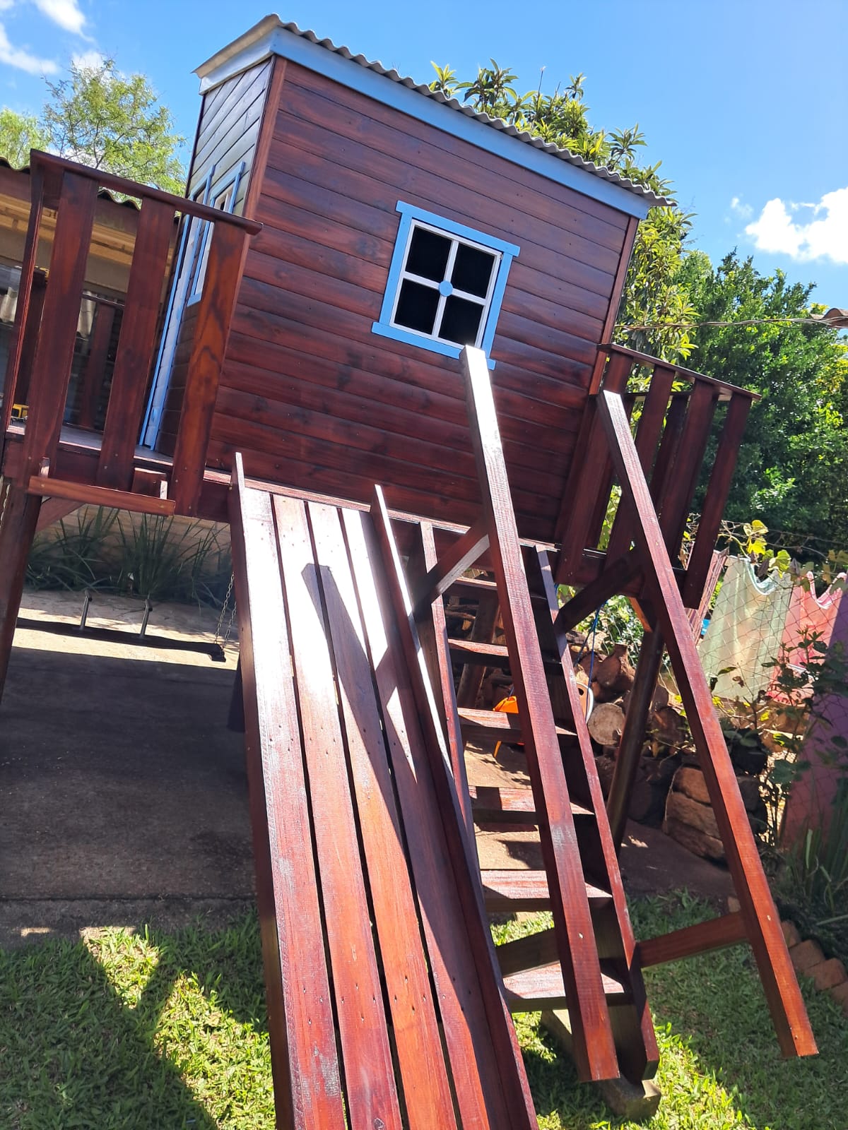 Casinha de Madeira Infantil estilo meia agua