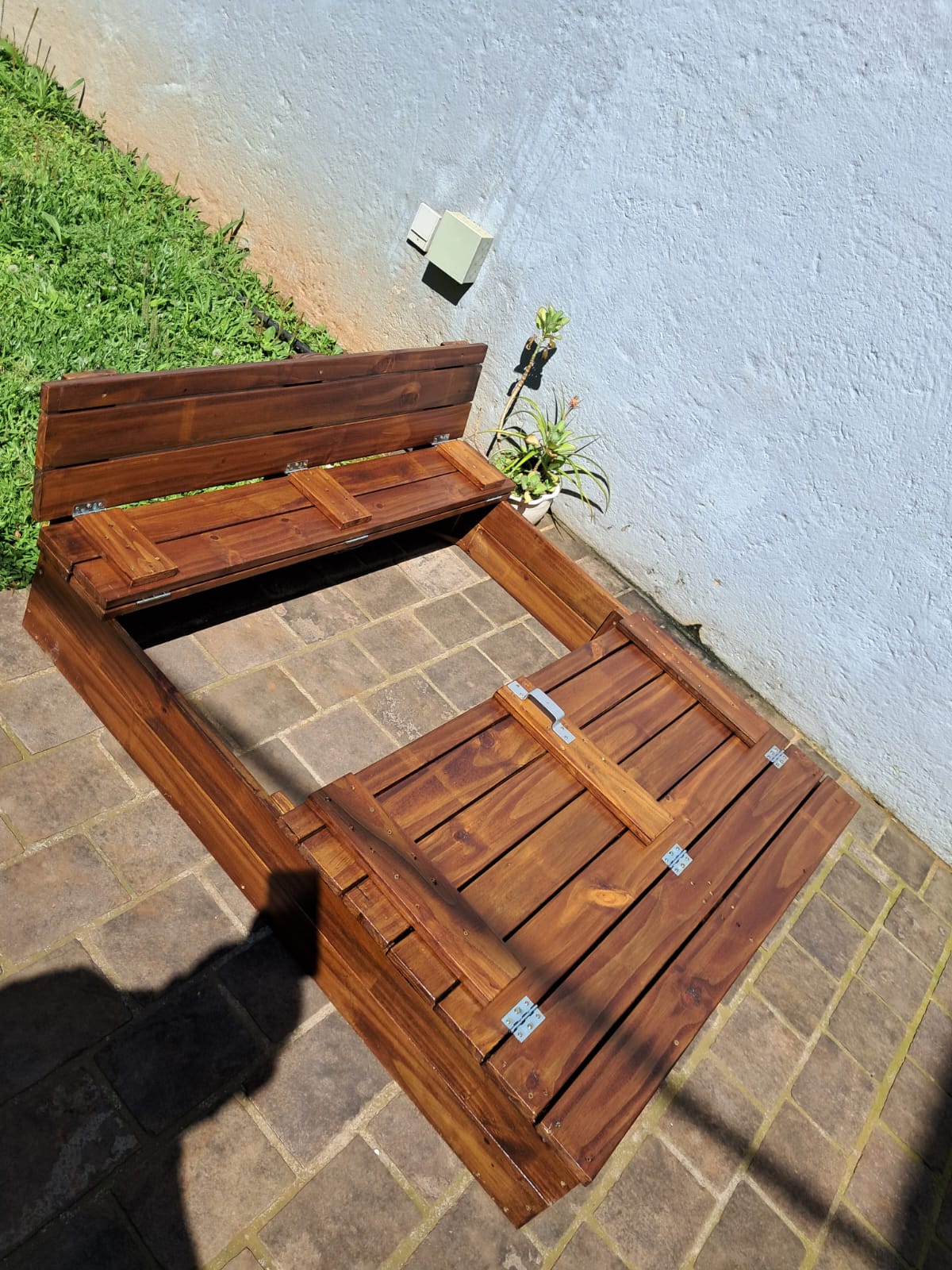 Caixa de Areia de Madeira Pinus Tratado Resistente ao Tempo