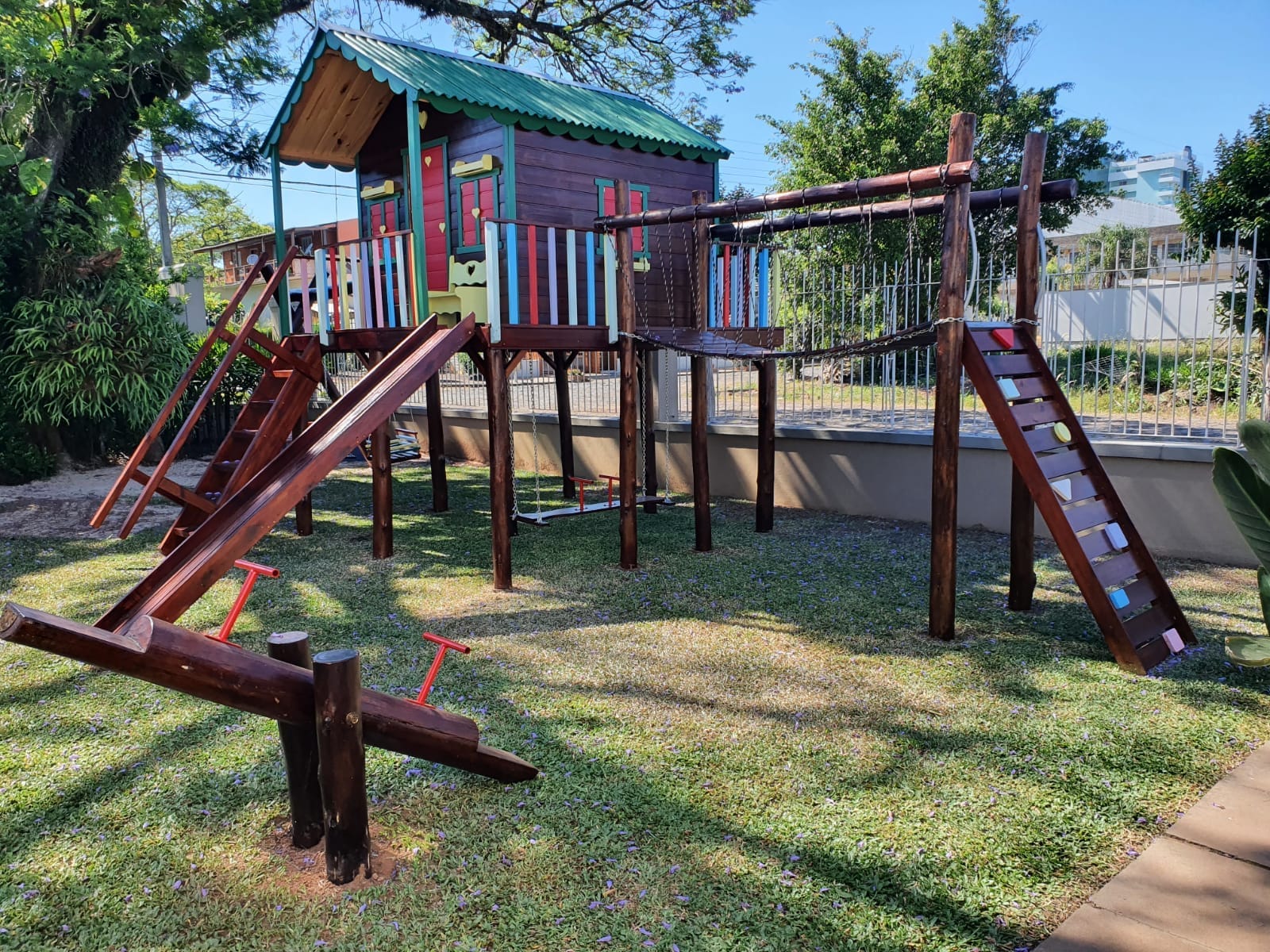 Casinha de Madeira Infantil completa 3