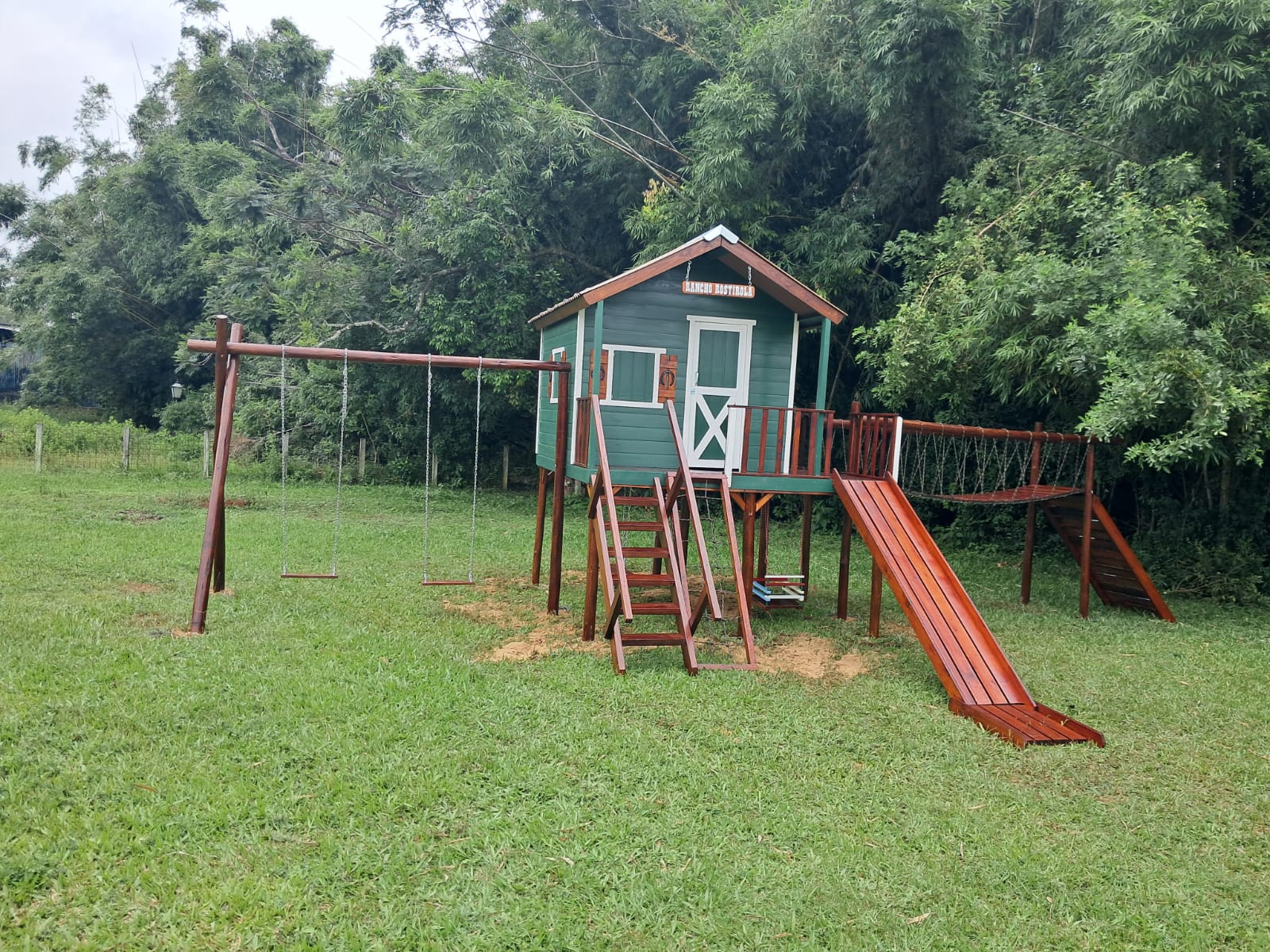 Casa de Madeira Infantil Completa 1