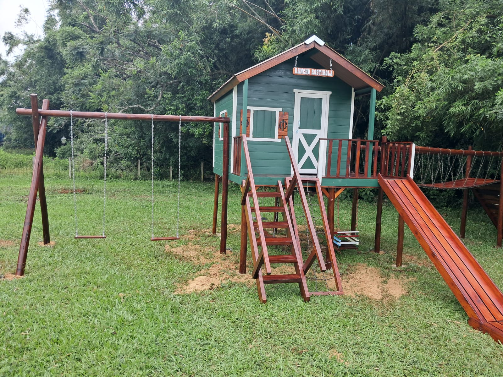 Casa de Madeira Infantil Completa 1