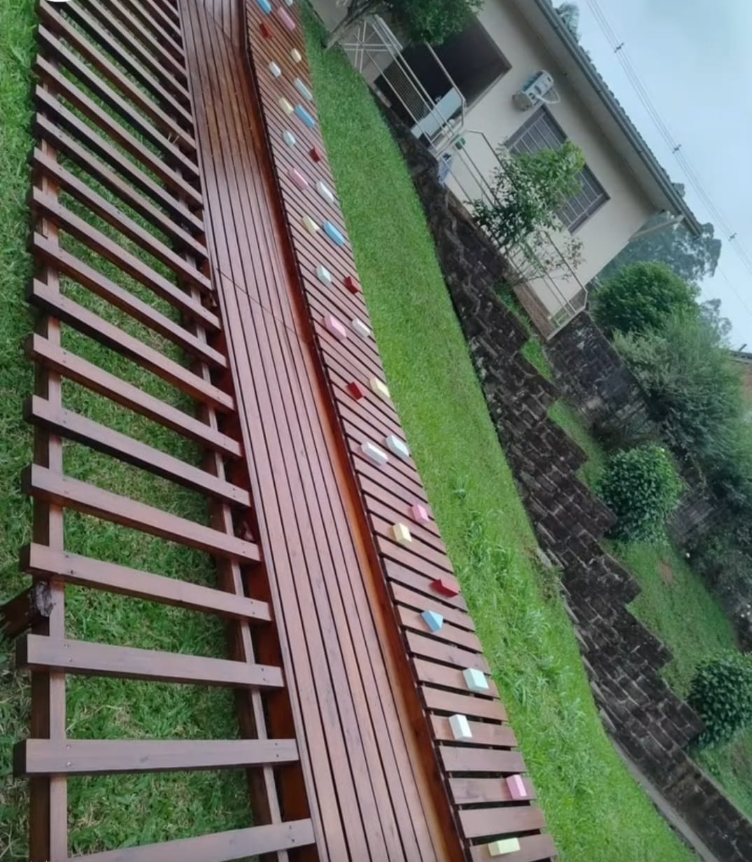 Parede de Escalada de Madeira Infantil tripla 9 Metros