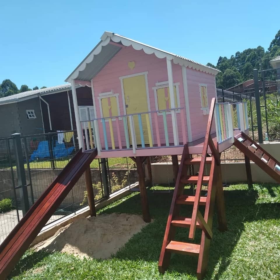 Casinha de Madeira para Crianças cores