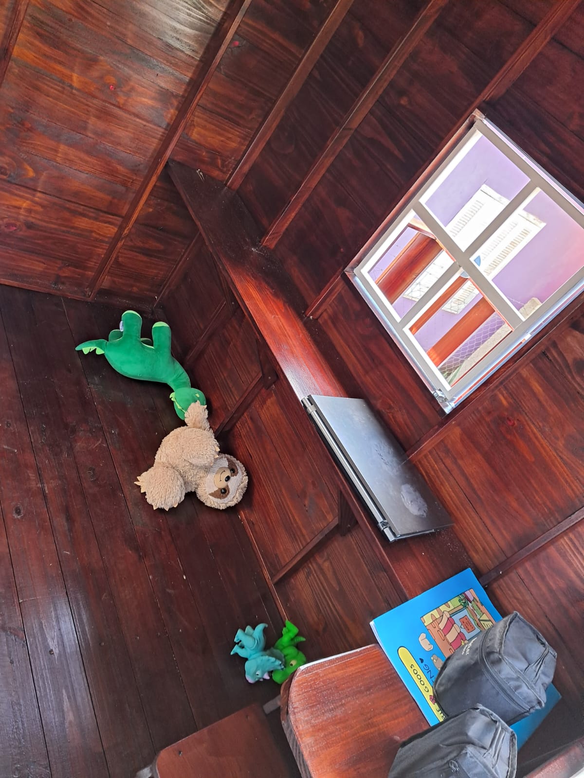 Casinha de Madeira Infantil estilo meia agua