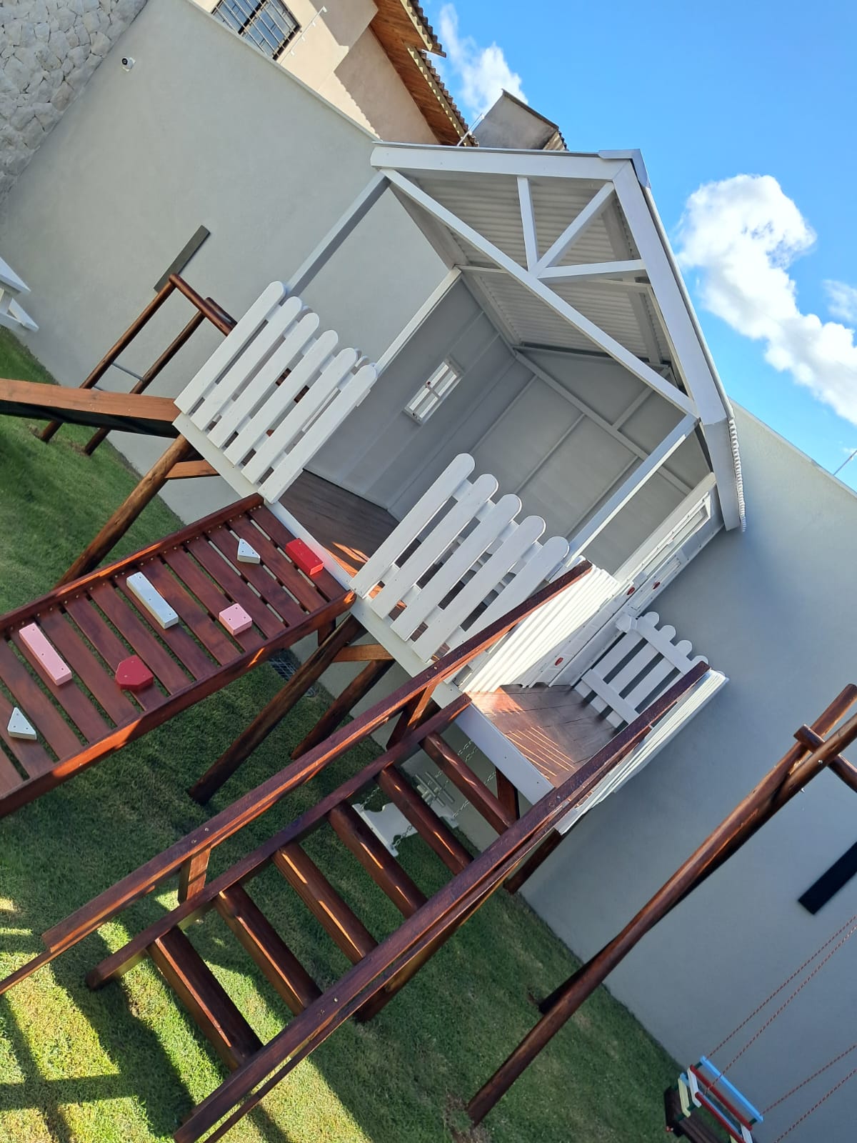 Casa de Brincar Infantil de Madeira