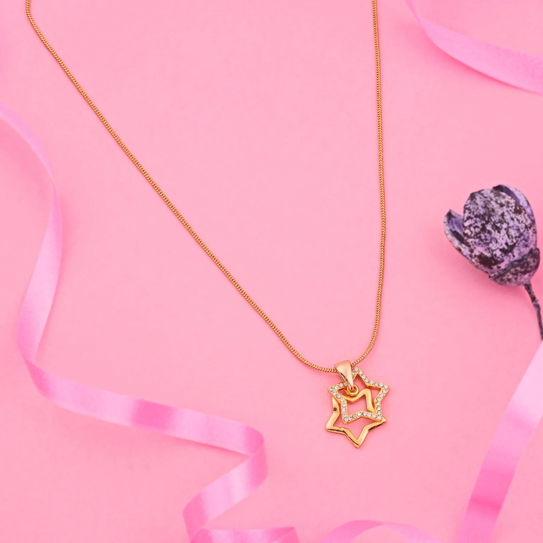 Gold Star Pendant Necklace