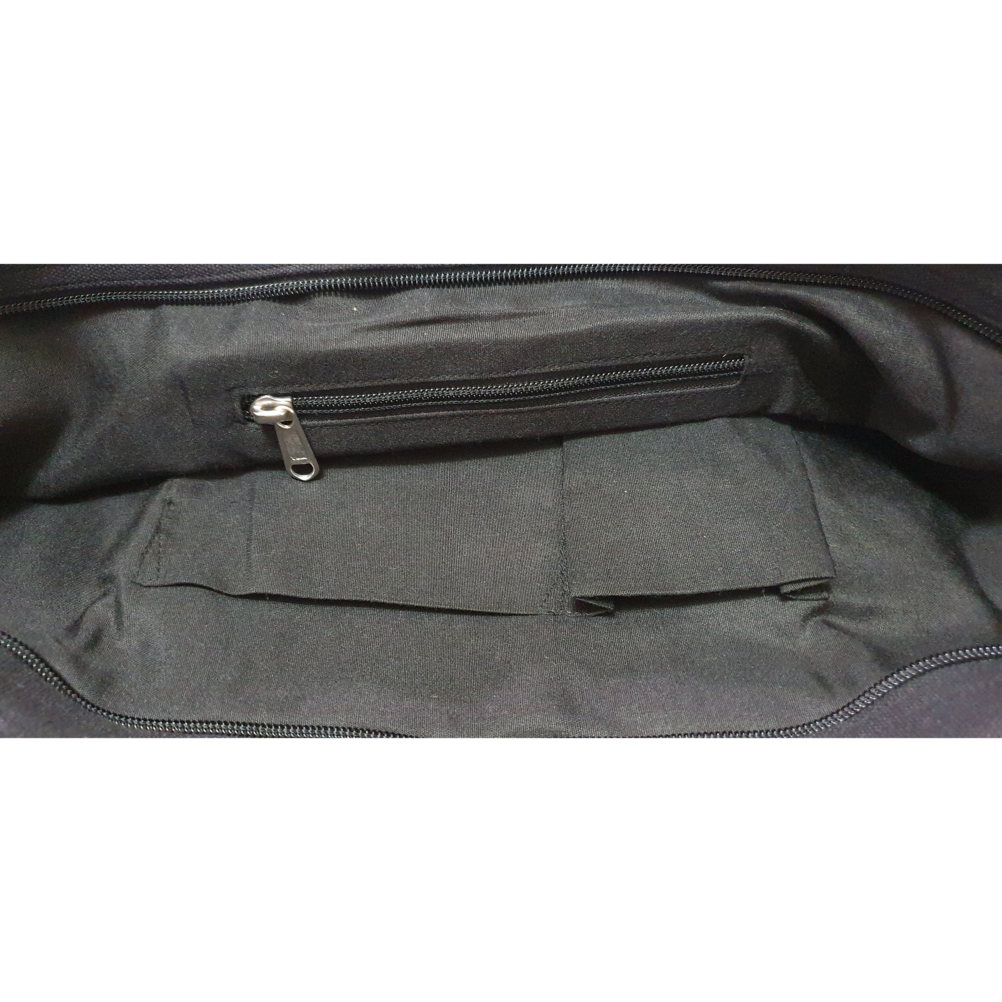 Elegant Houndstooth Handbag with Dual Carrying Options