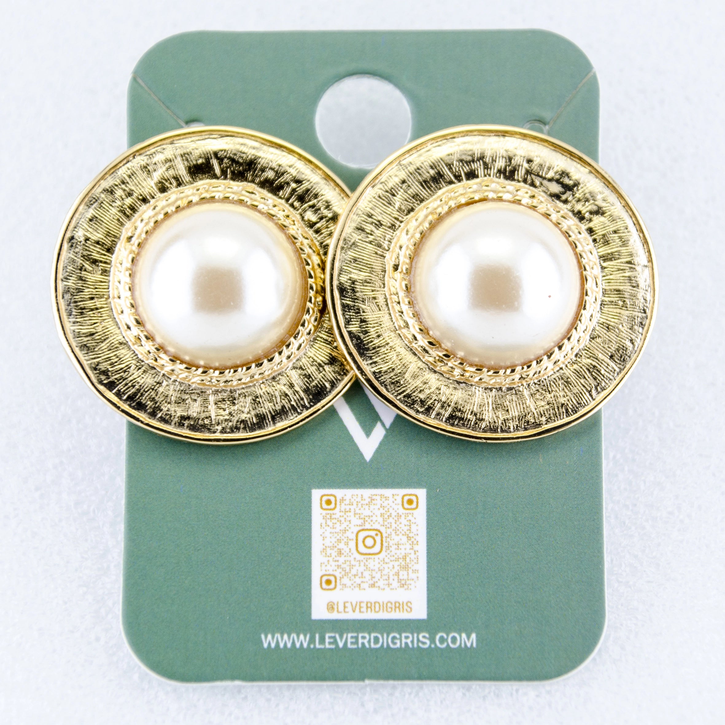 Vintage Pearl Stud Earrings