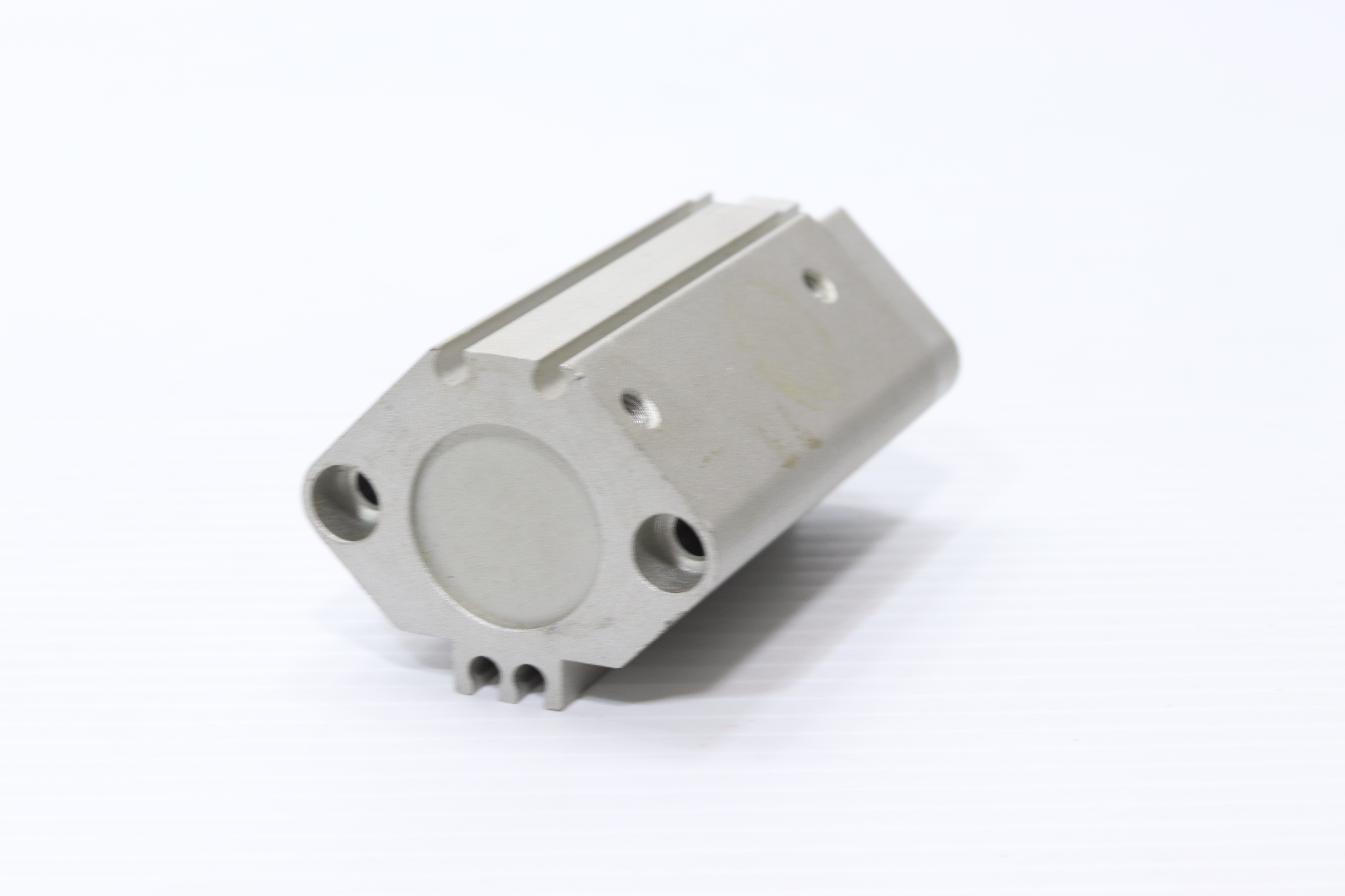 Cilindro neumático compacto