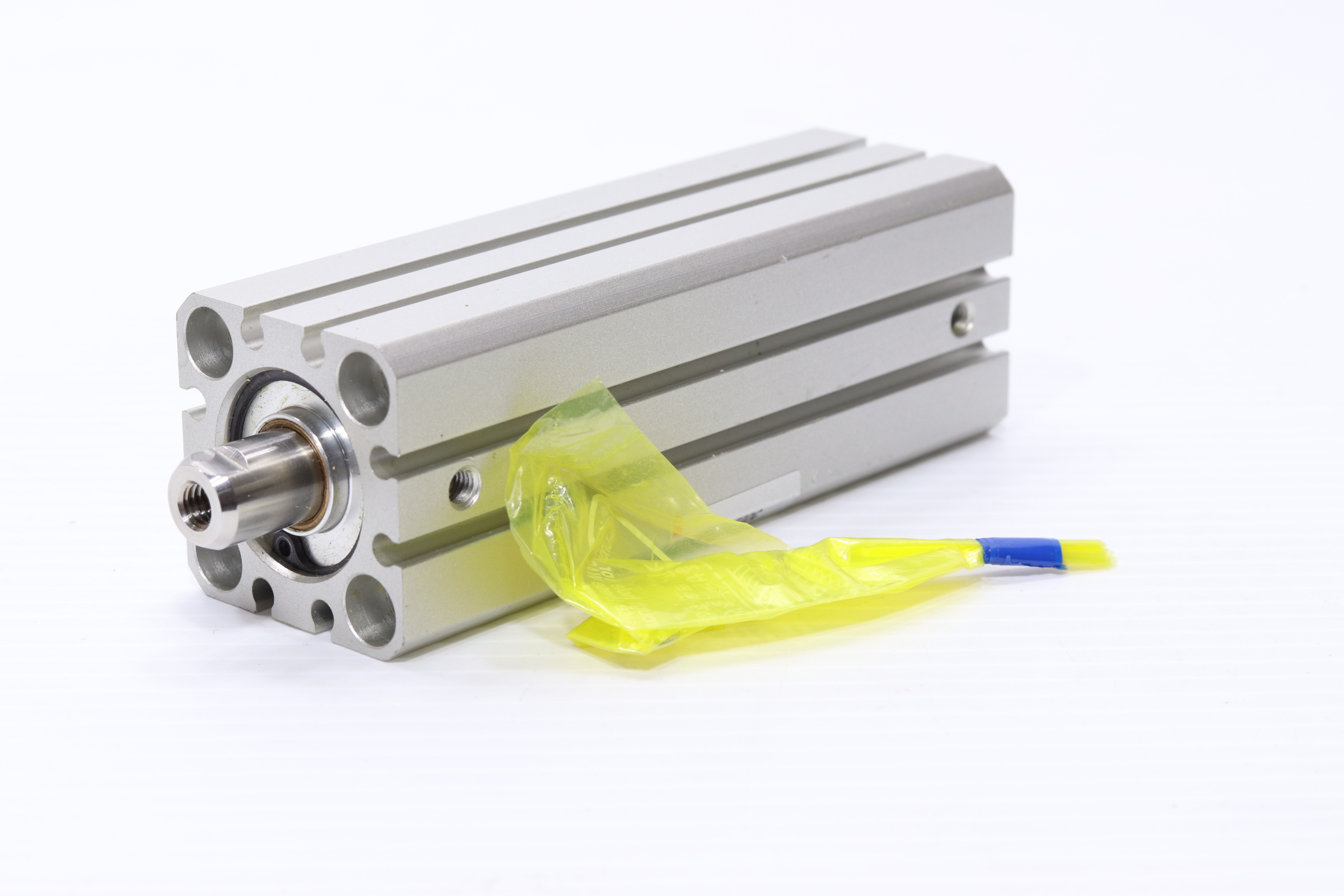 Cilindro neumático compacto