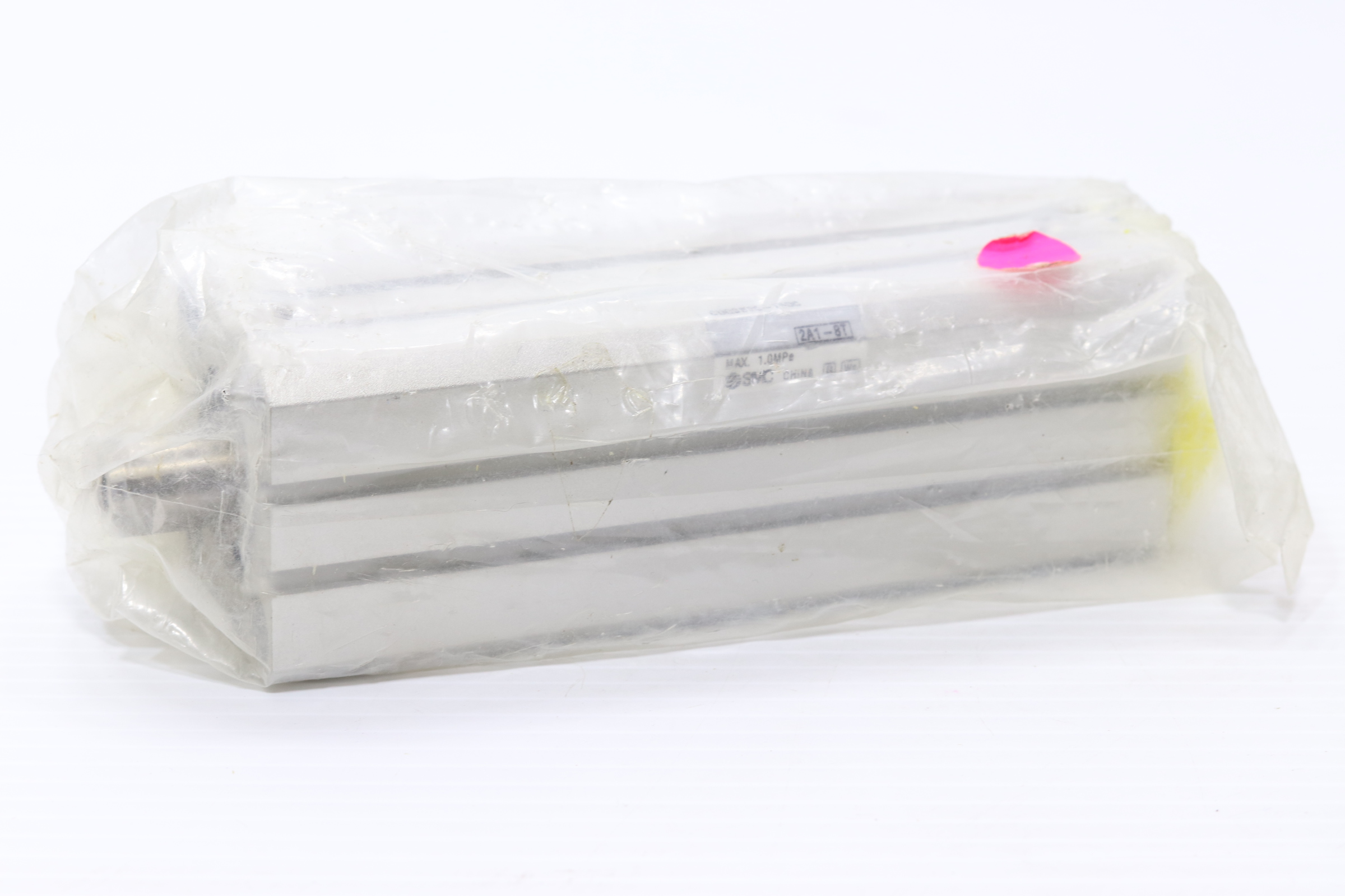 Cilindro neumático compacto