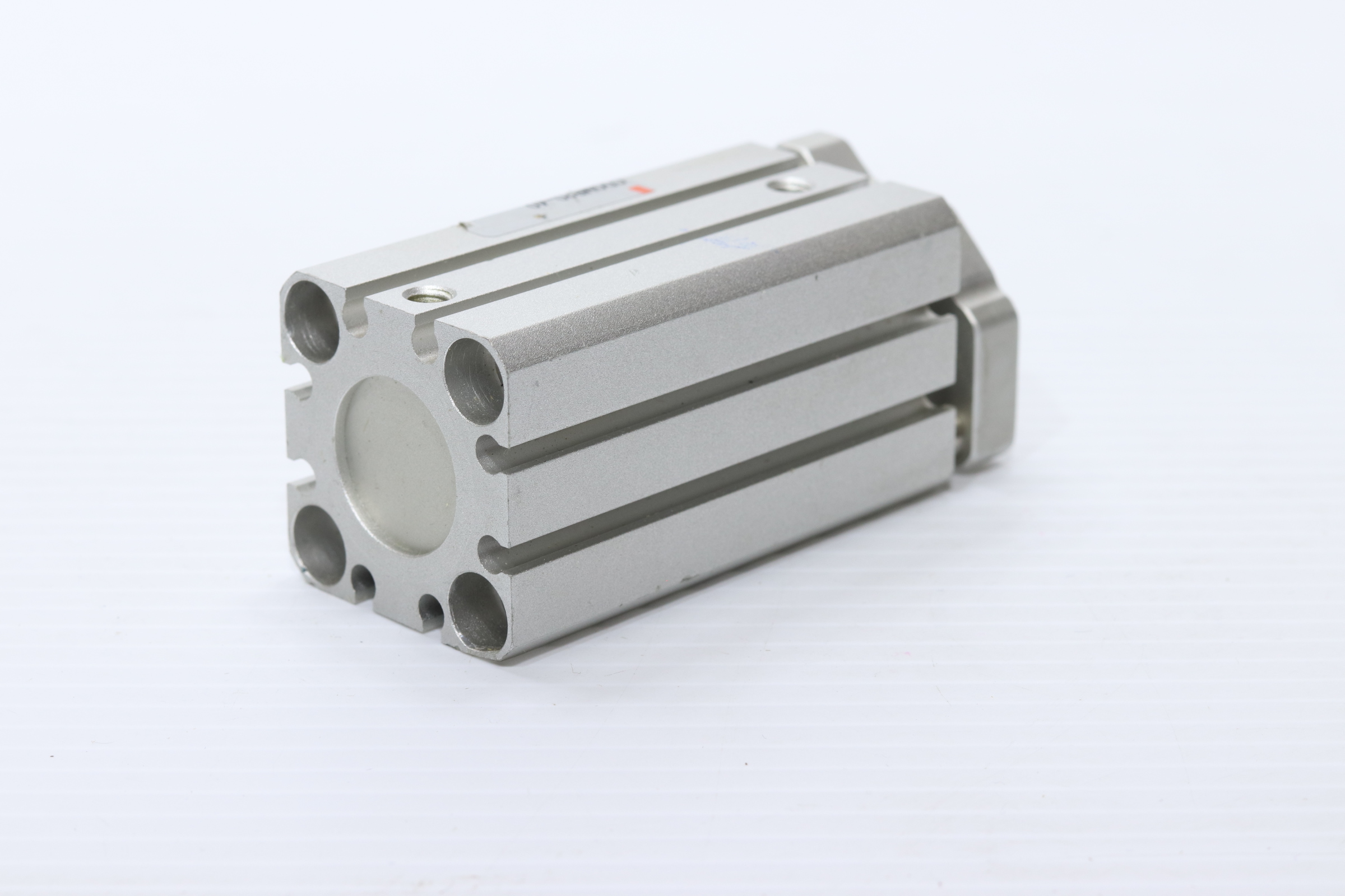 Cilindro neumático compacto SMC CDQMB20-40