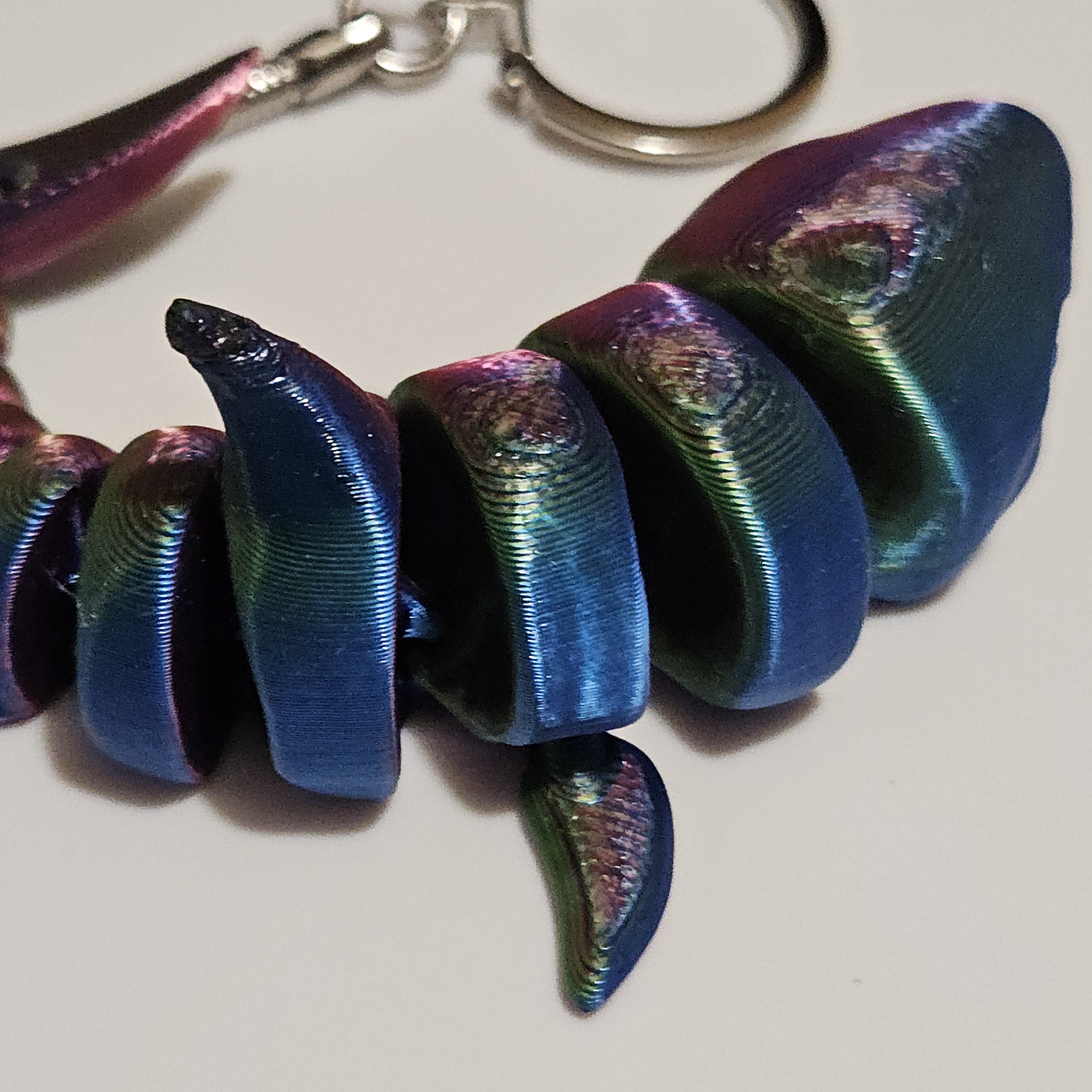 Porte-clés requin articulé