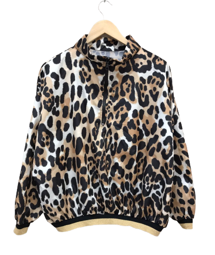 Campera rompe viento animal print