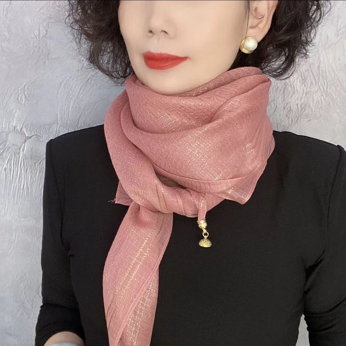 Luxury Western-Style Satin Silk Scarf – Elegant Floral Pattern Square Wrap for Women