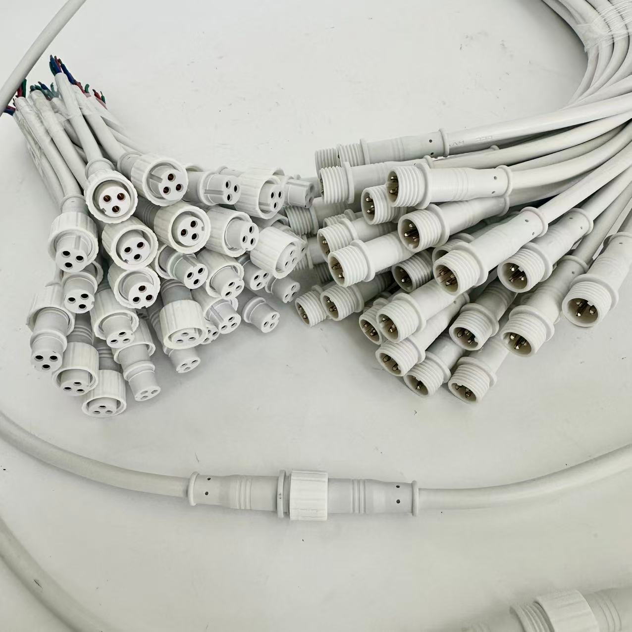 工业级 LED 防水对接插头线